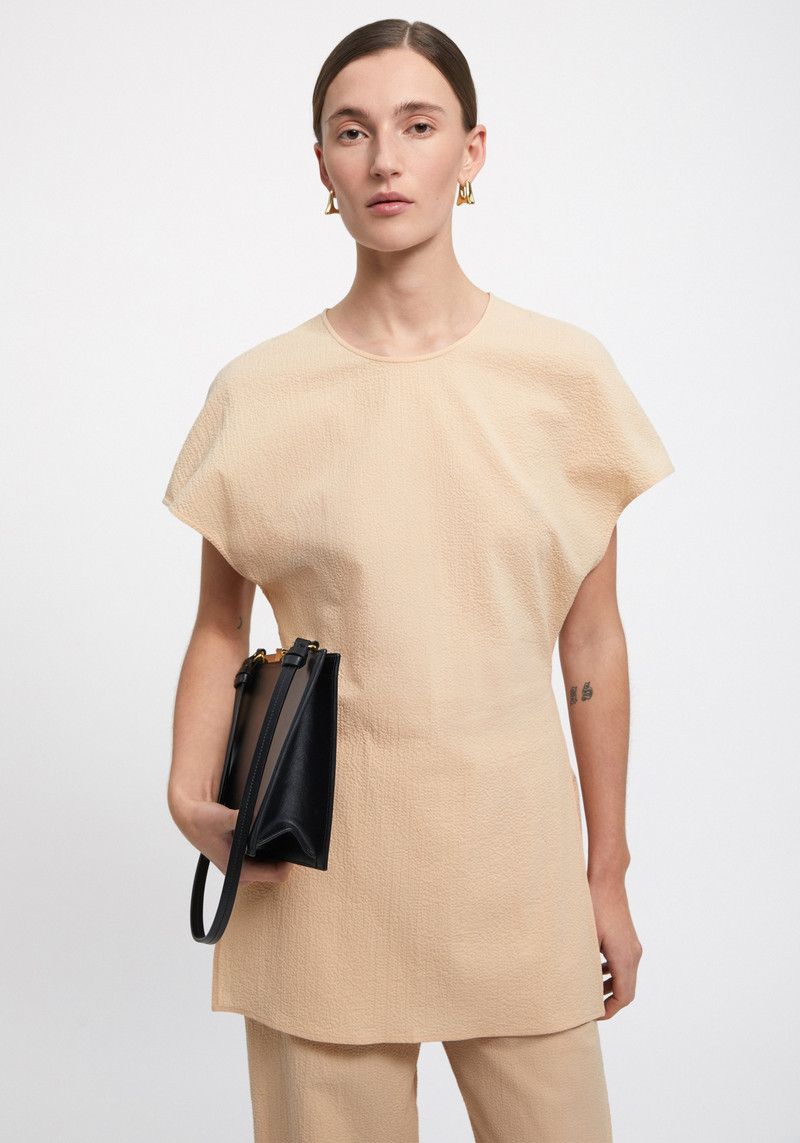 AERON TENNYSON
Fluid top outlook