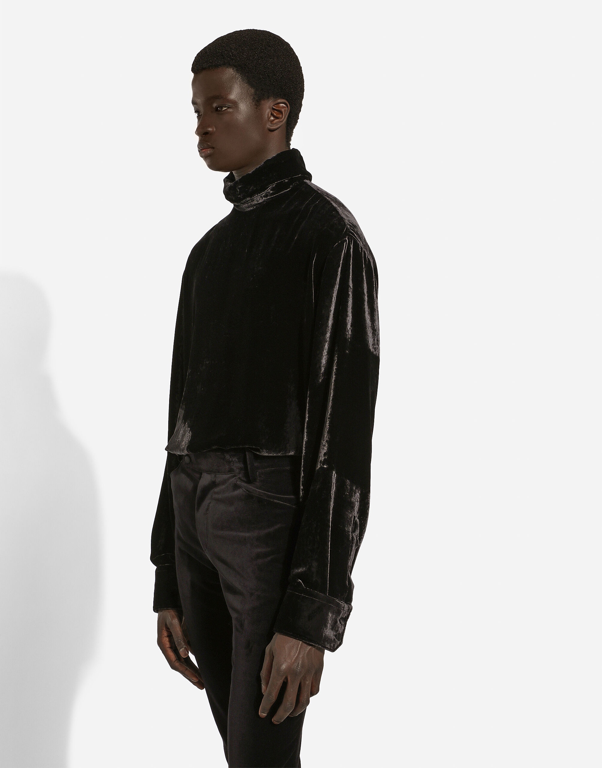 Loose velvet turtleneck with shirt cuffs - 5