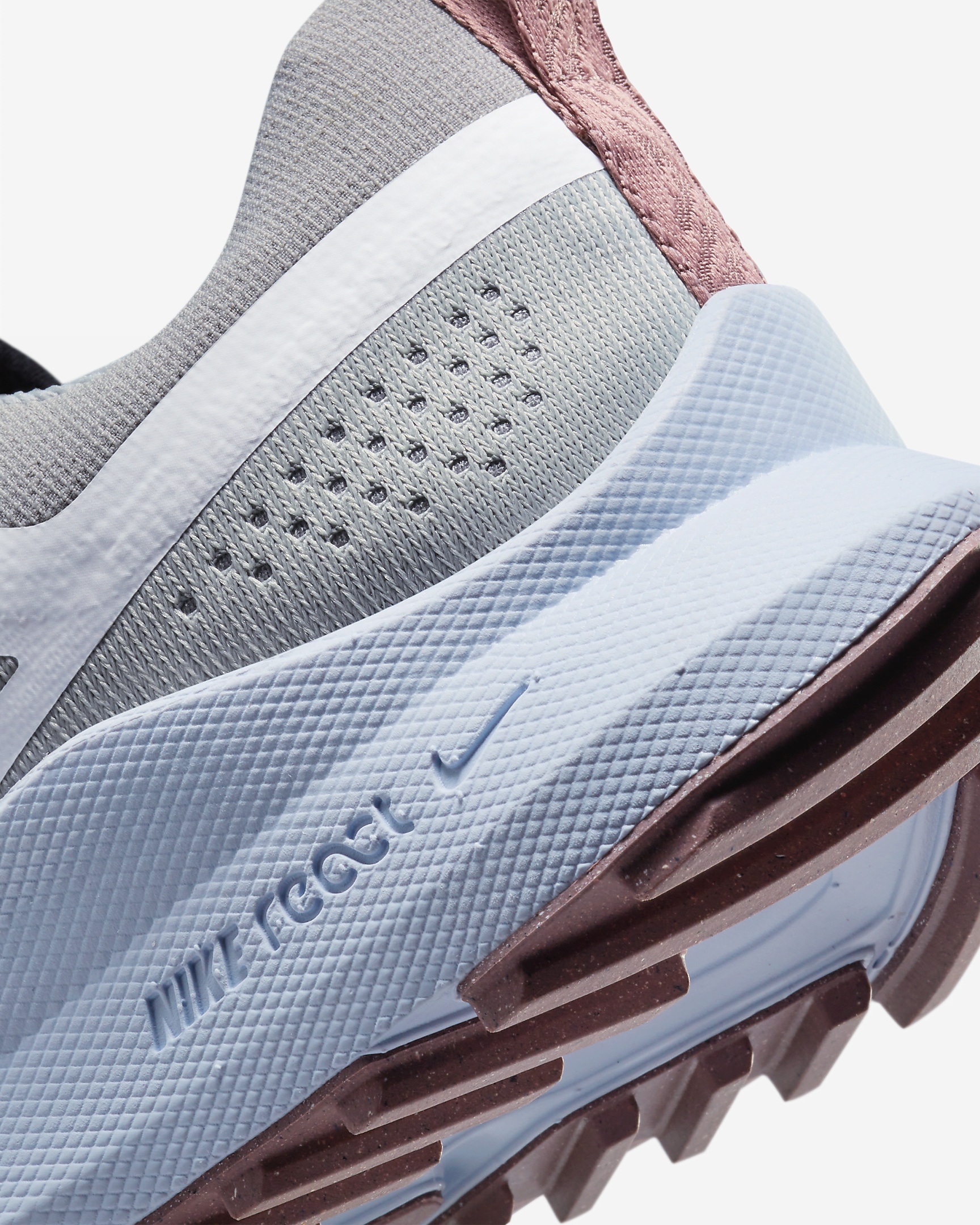 Nike Women's Pegasus Trail 4 Trail Running Shoes - 8