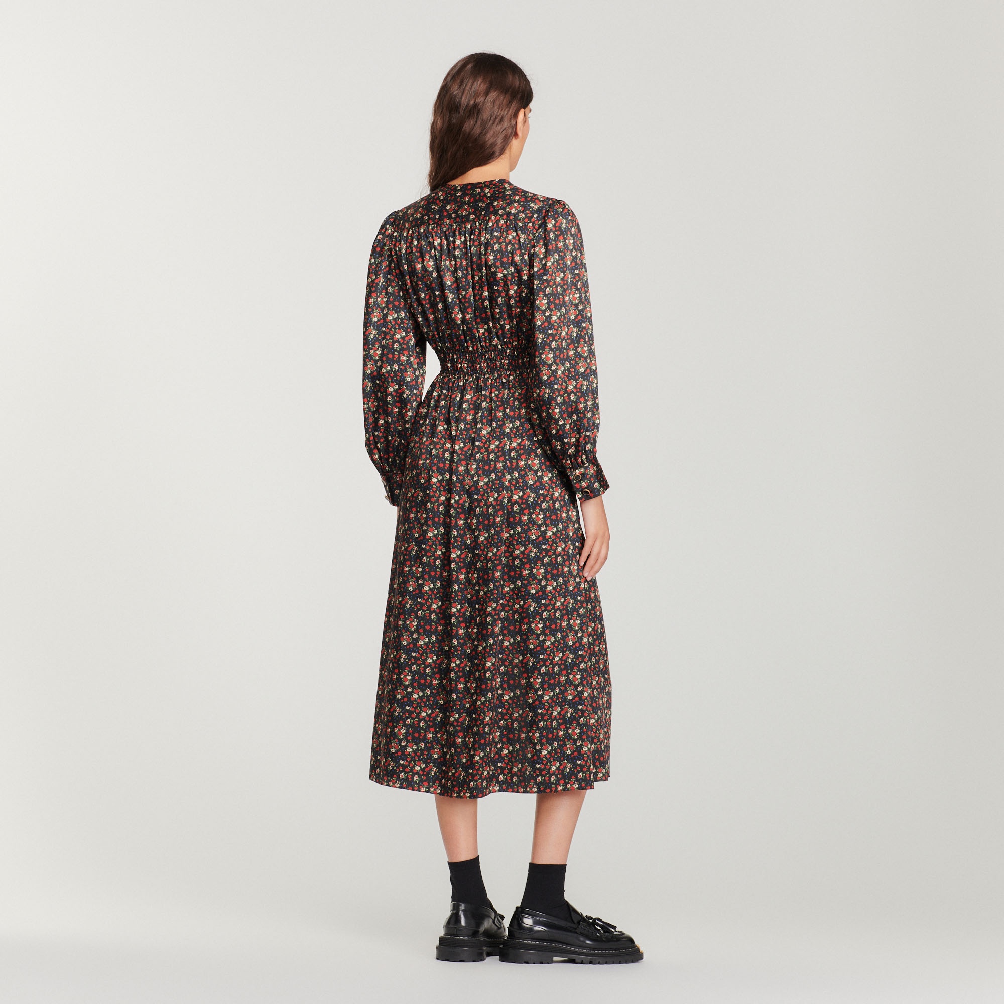 Long flowing dress with a floral print - 6