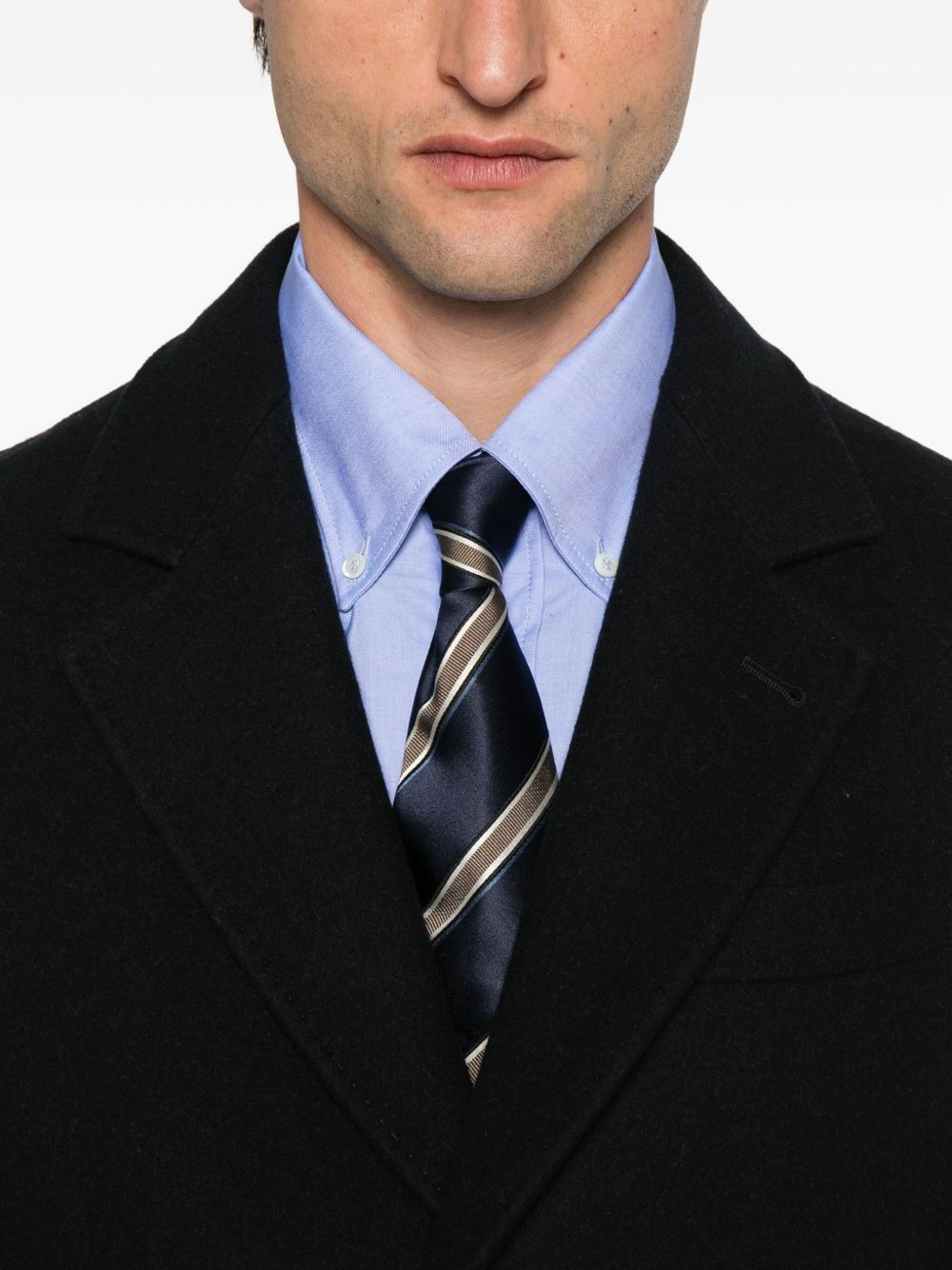 button-fastening patch-pocket coat - 5