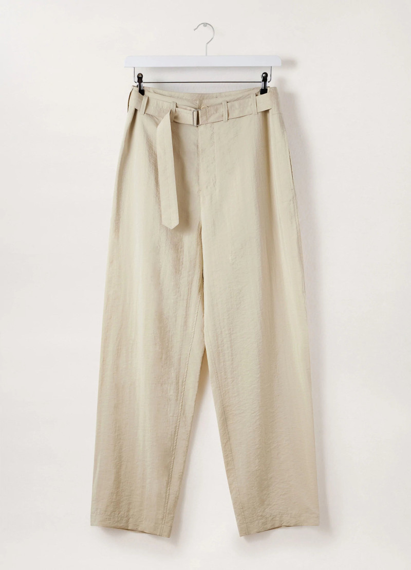 BELTED LOOSE PANTS
DRY SILK 1