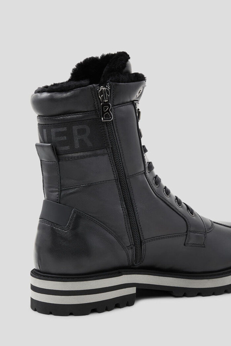 Courchevel Boots in Black 6