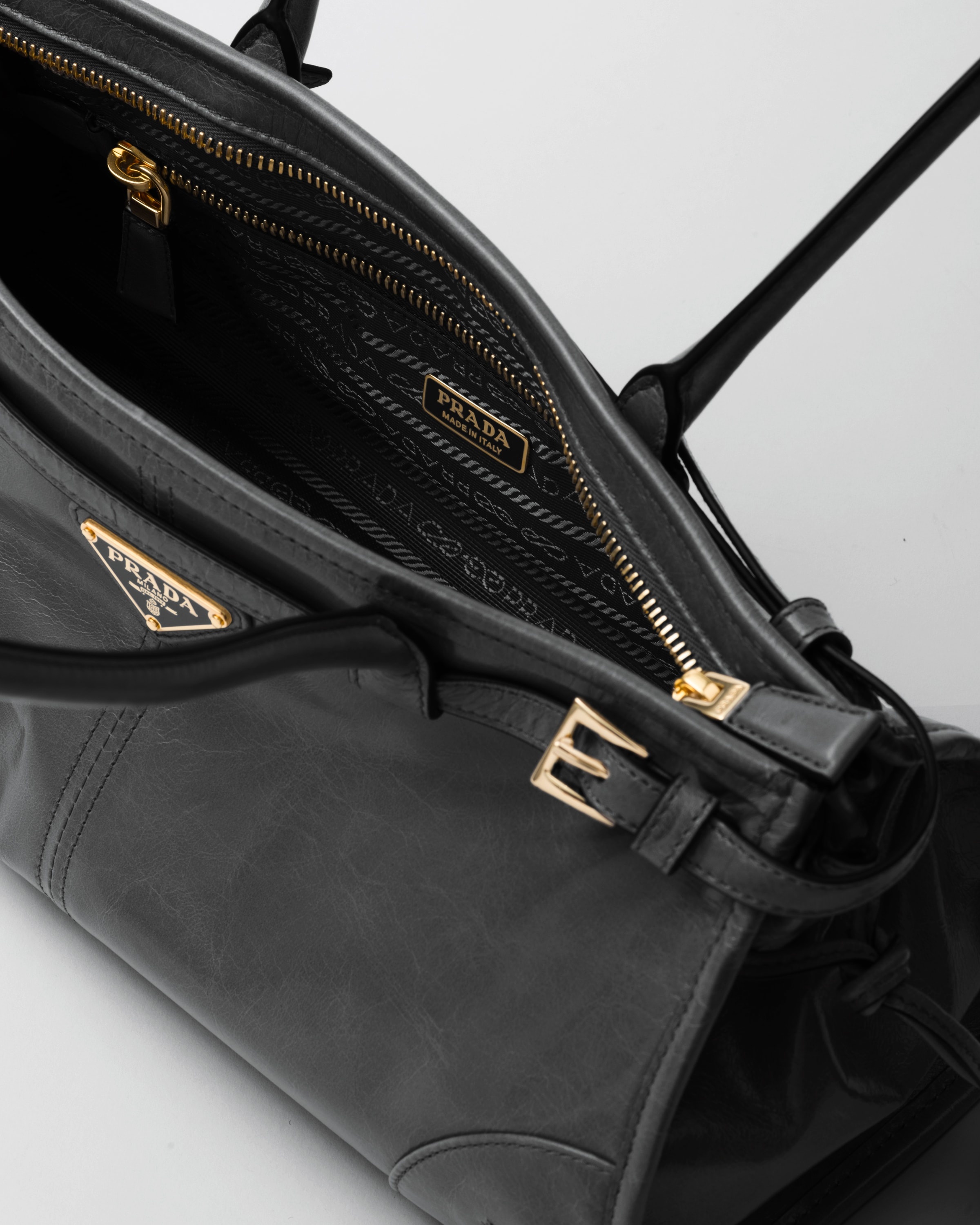 Medium leather handbag - 5