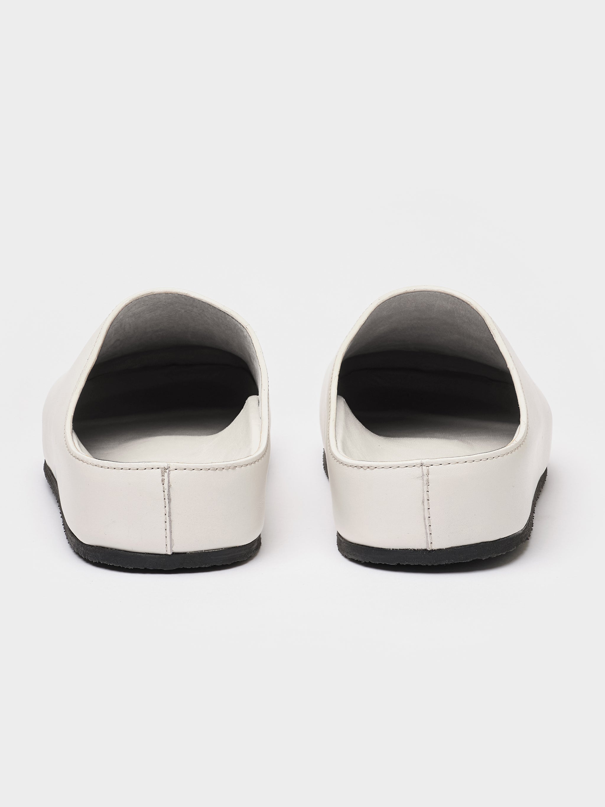 Women's Wearing Clog - 5