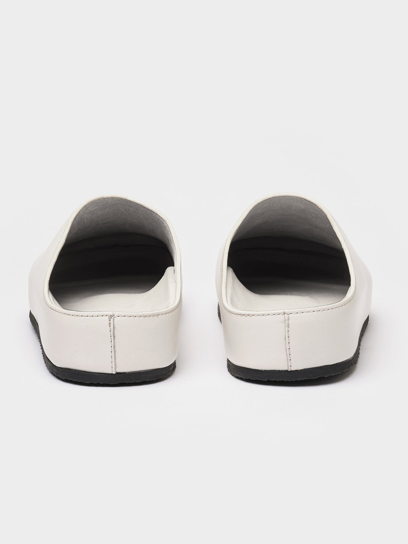 Women's Wearing Clog 5