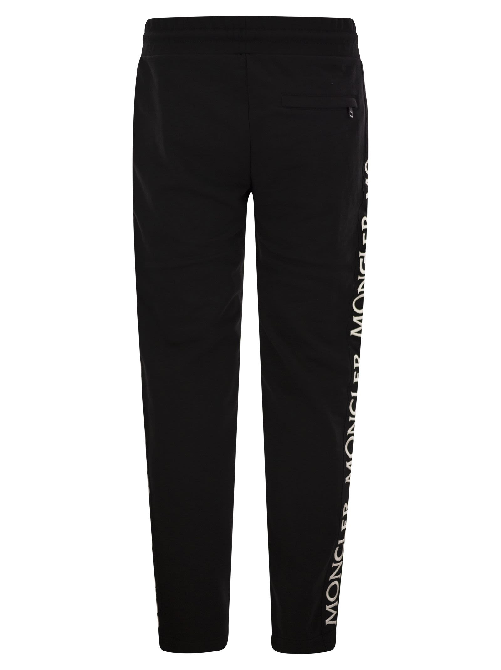 Moncler Men Trousers With Logo - 2