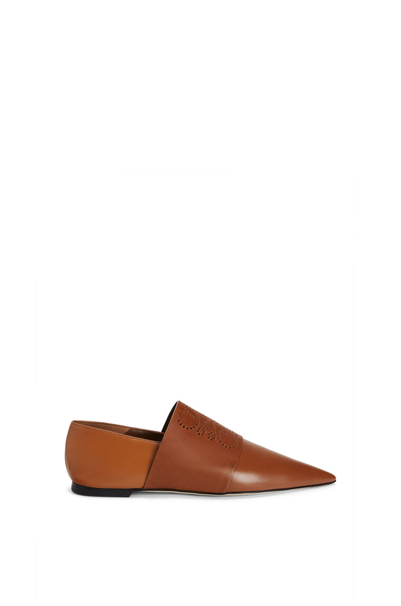 Perforated anagram pointy mule in calf 1