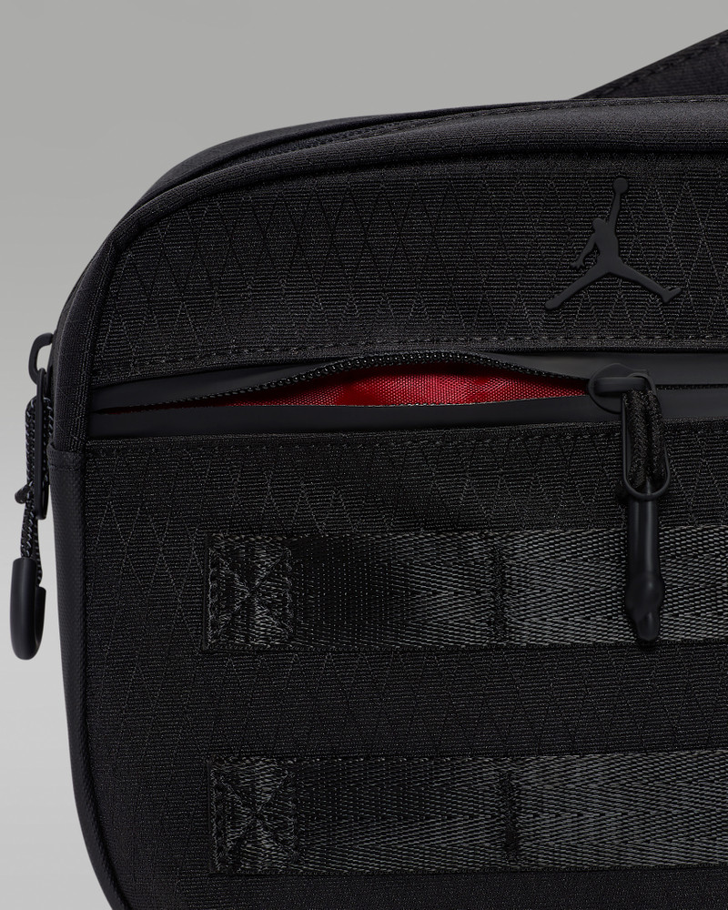 Jordan Collectors Mini Messenger Bag (3.6L) 5