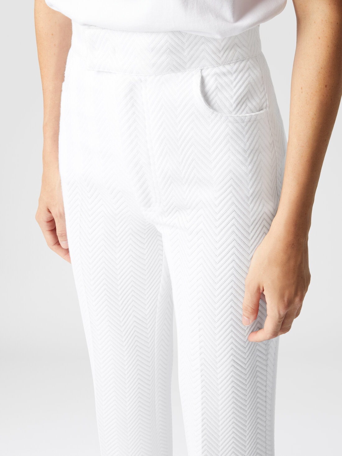 Classic trousers in cotton and zigzag viscose with cropped hem - 5