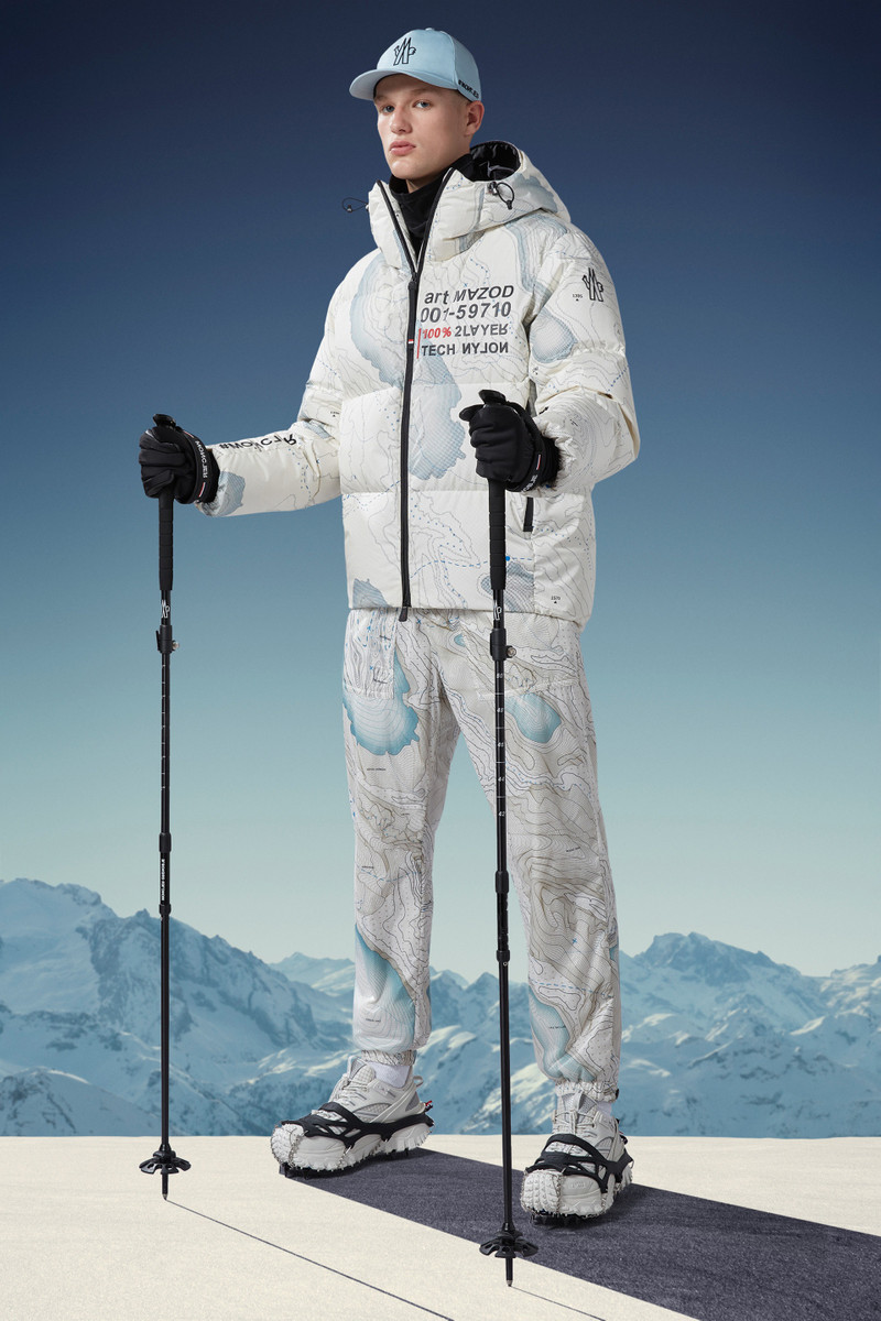 Moncler Mazod Short Down Jacket outlook