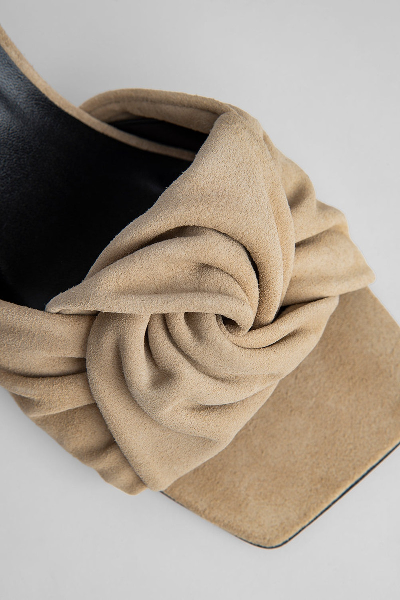 Lana Cappuccino Suede Leather 4