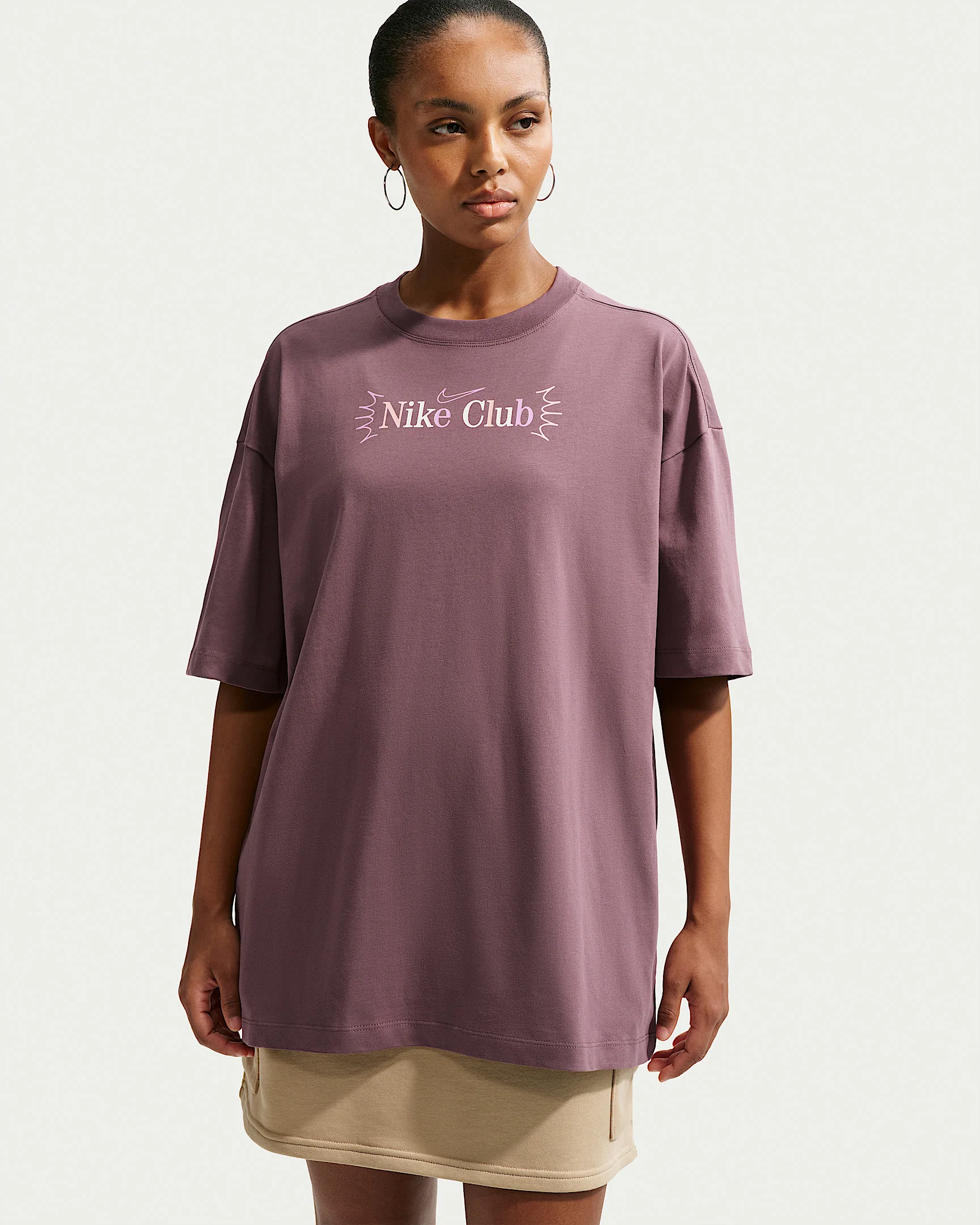 Nike Sportswear Classic Women's Oversized T-Shirt - 1