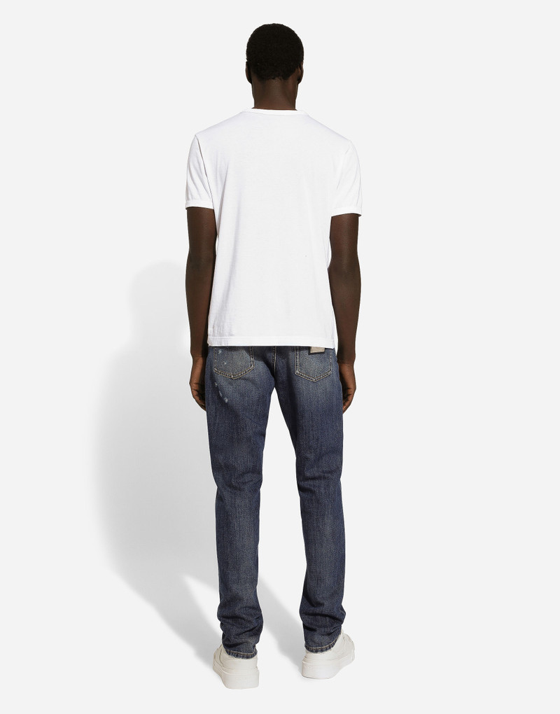 Regular-fit blue wash jeans with abrasions 3