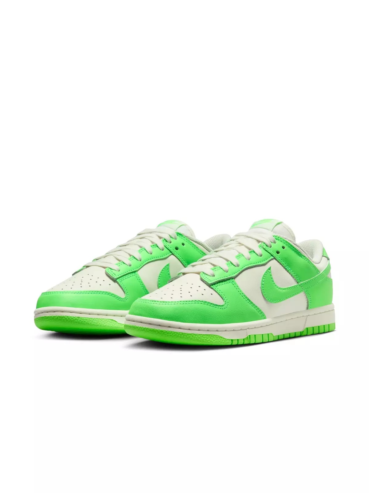 Dunk Low "Sail/Green Strike" Women's Shoe - 9