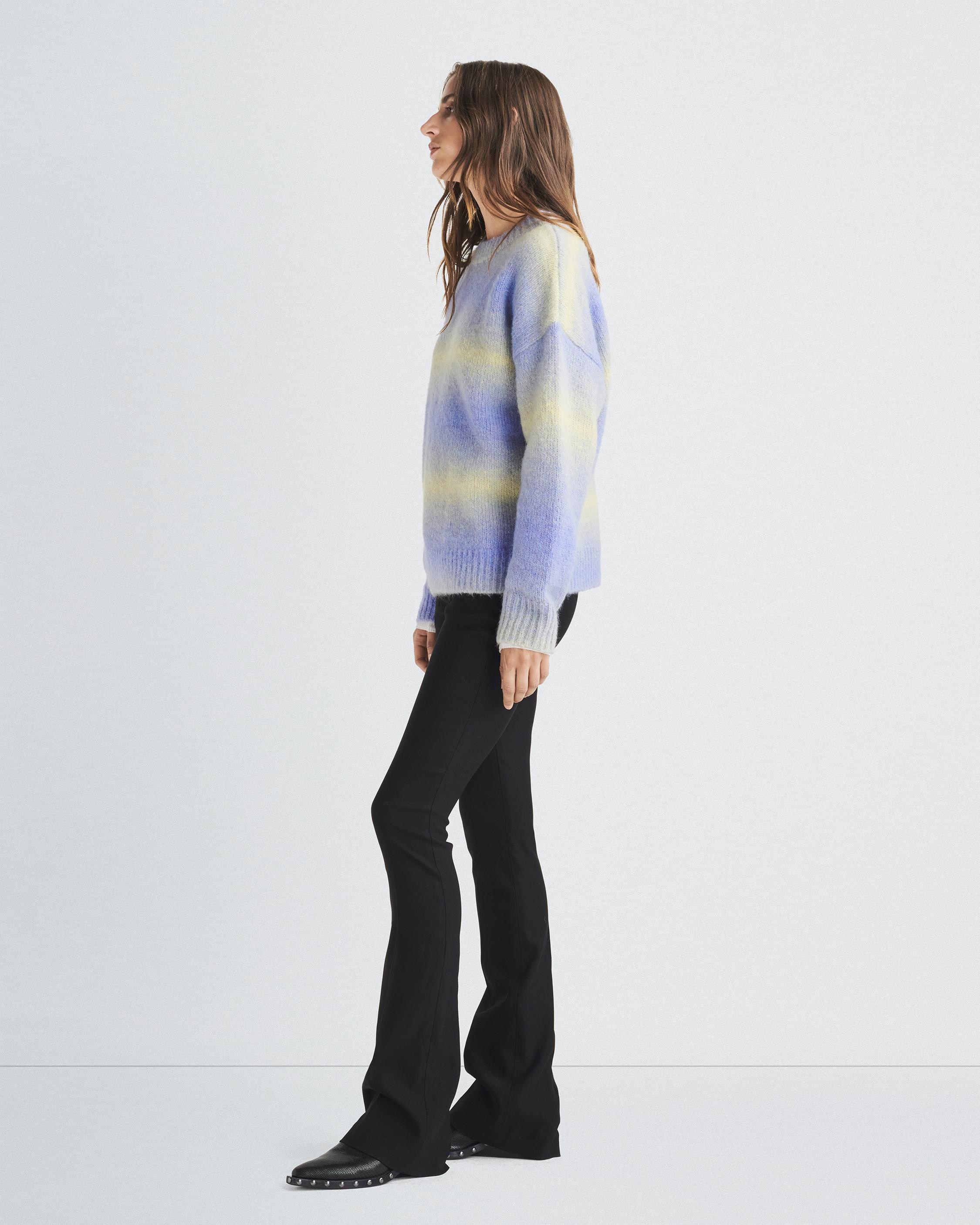 Holly Alpaca Crew
Relaxed Fit - 4