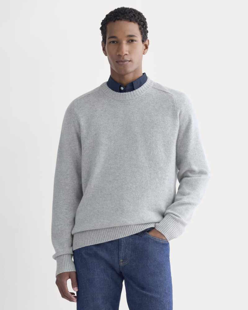 EVERLANE MIDWEIGHT CASHMERE CREW outlook