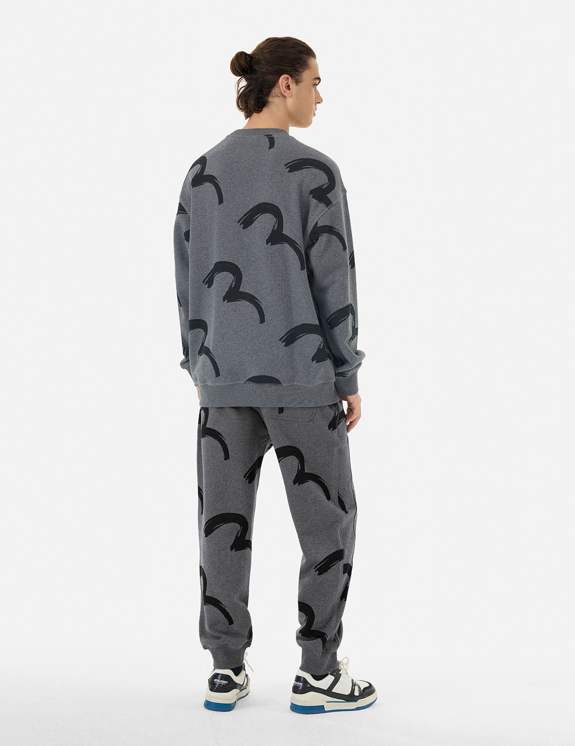 Allover Brushstroke Seagull and Logo Print Straight Fit Sweatpants - 4