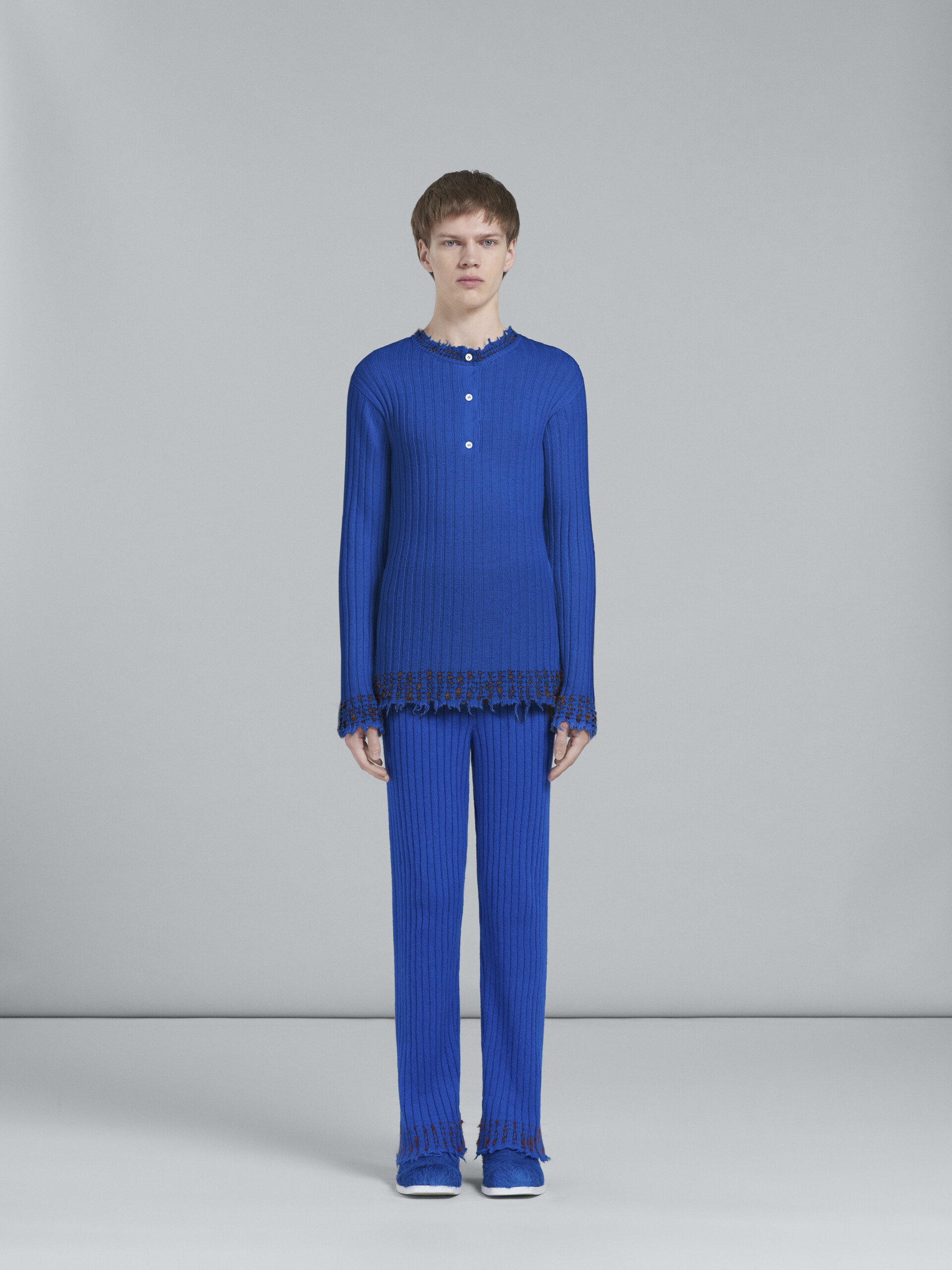 BLUE KNITTED SWEATER - 2