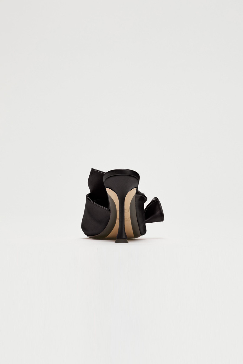N°21 BOW MULES outlook
