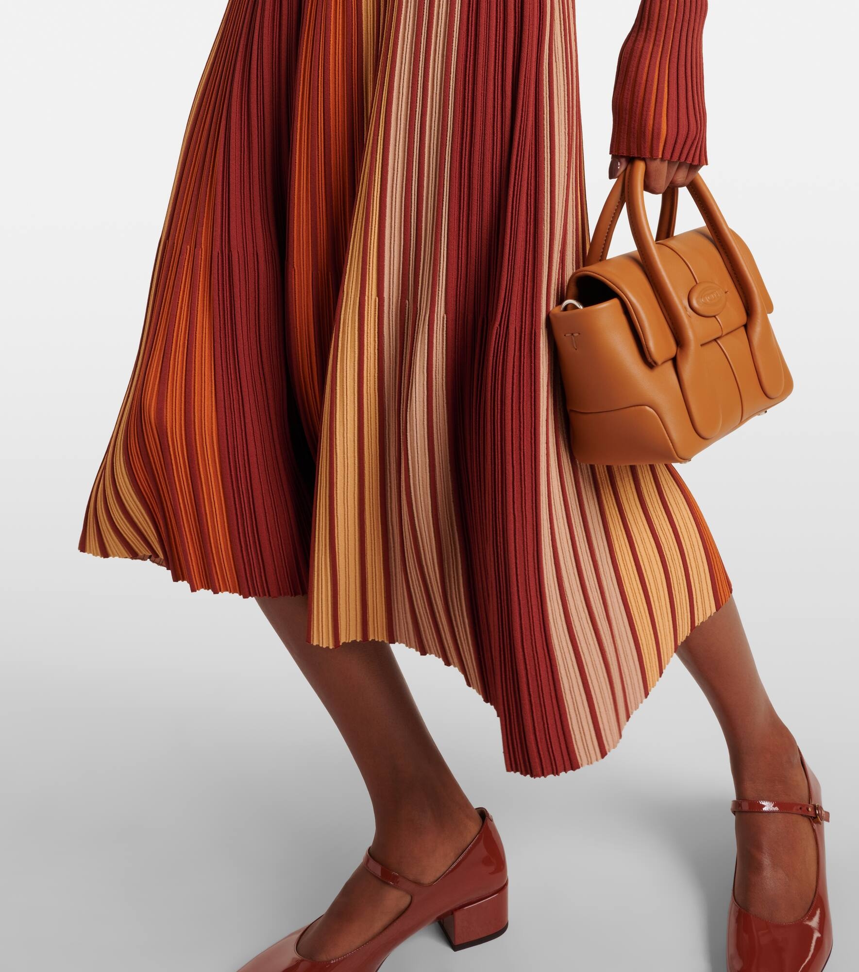Knitted pleated midi dress - 6