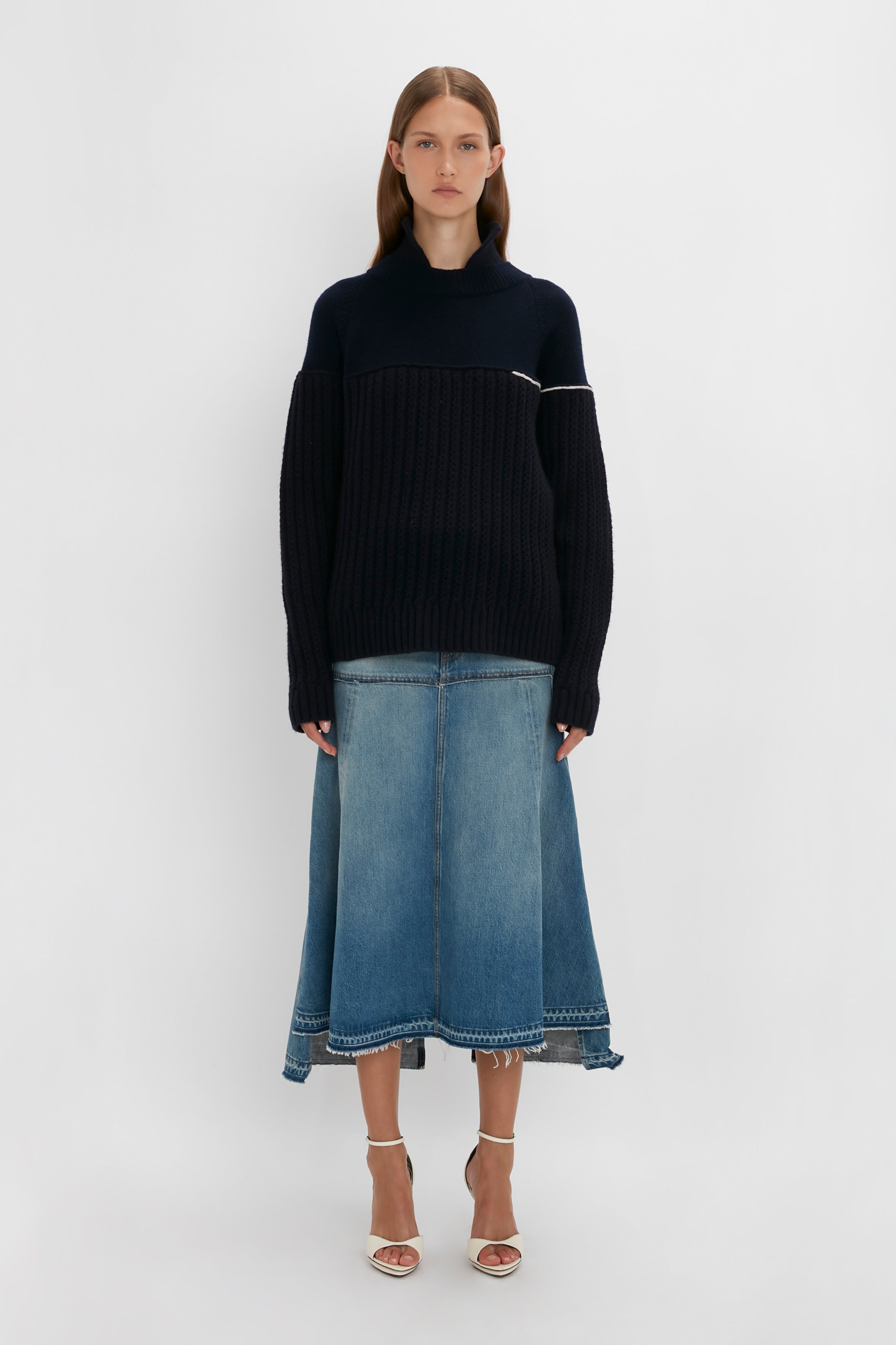 Collar Detail Jumper In Navy - 3