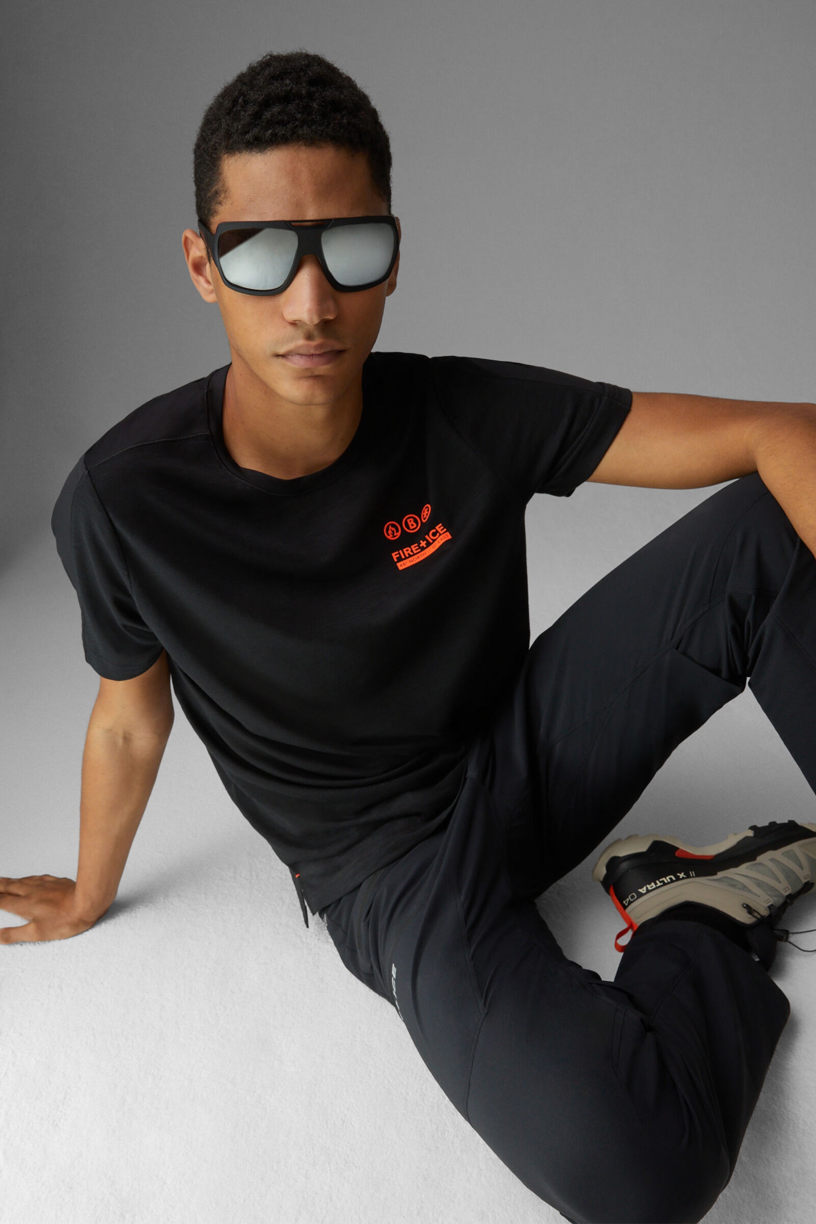 Tarik T-shirt in Black - 5