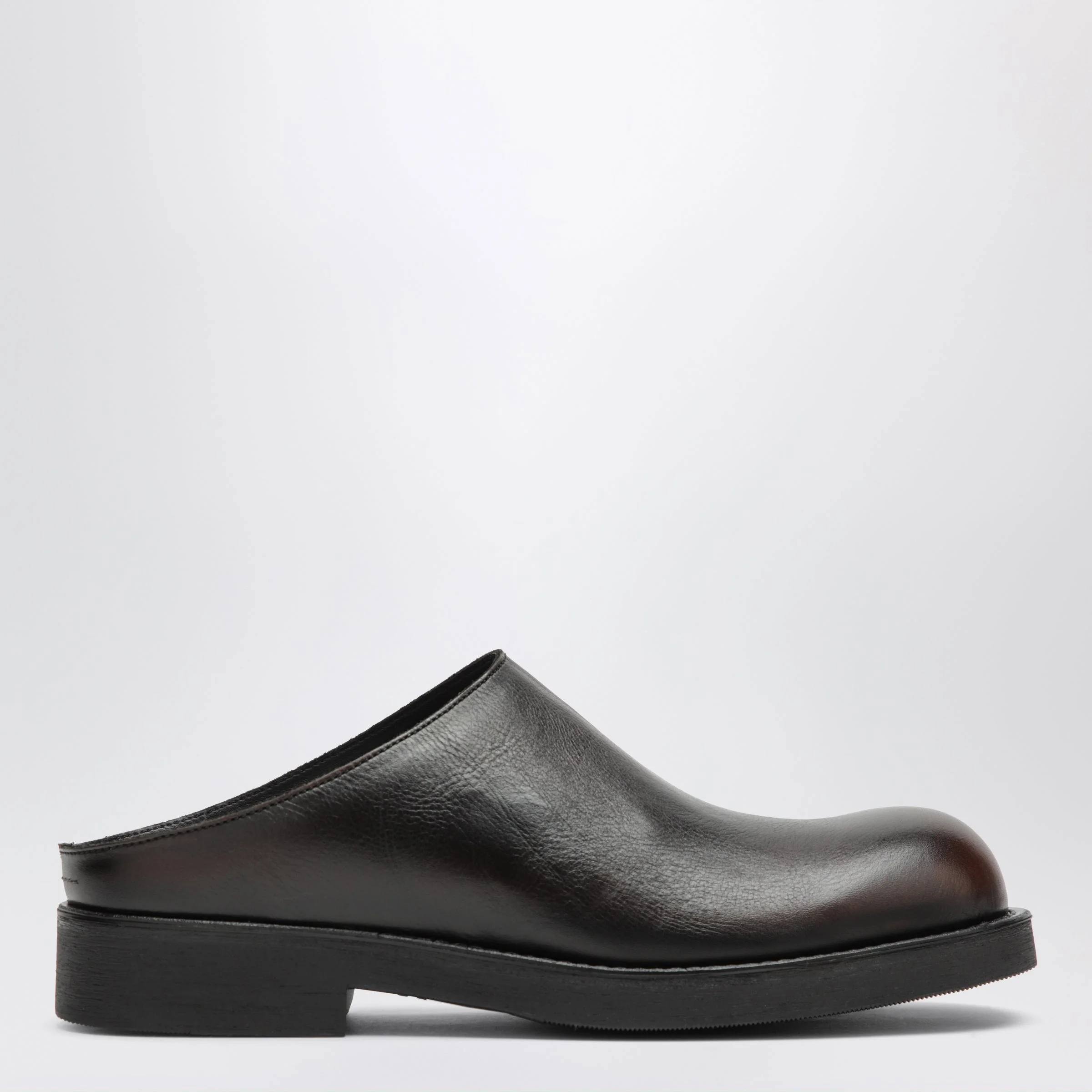 Cappuccino/black leather mules - 1