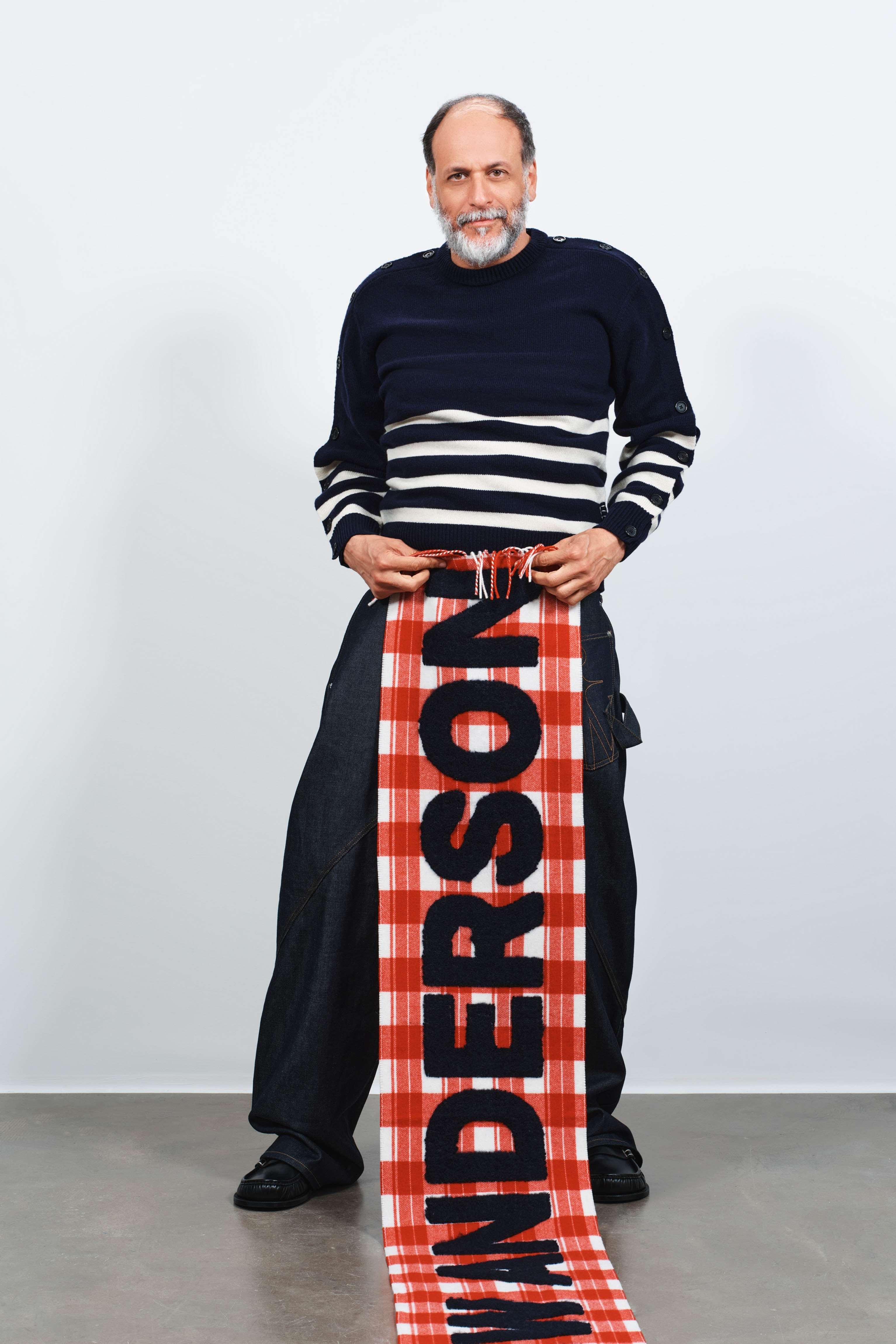 CHECKERED LOGO SCARF IN RED-WHITE - 4