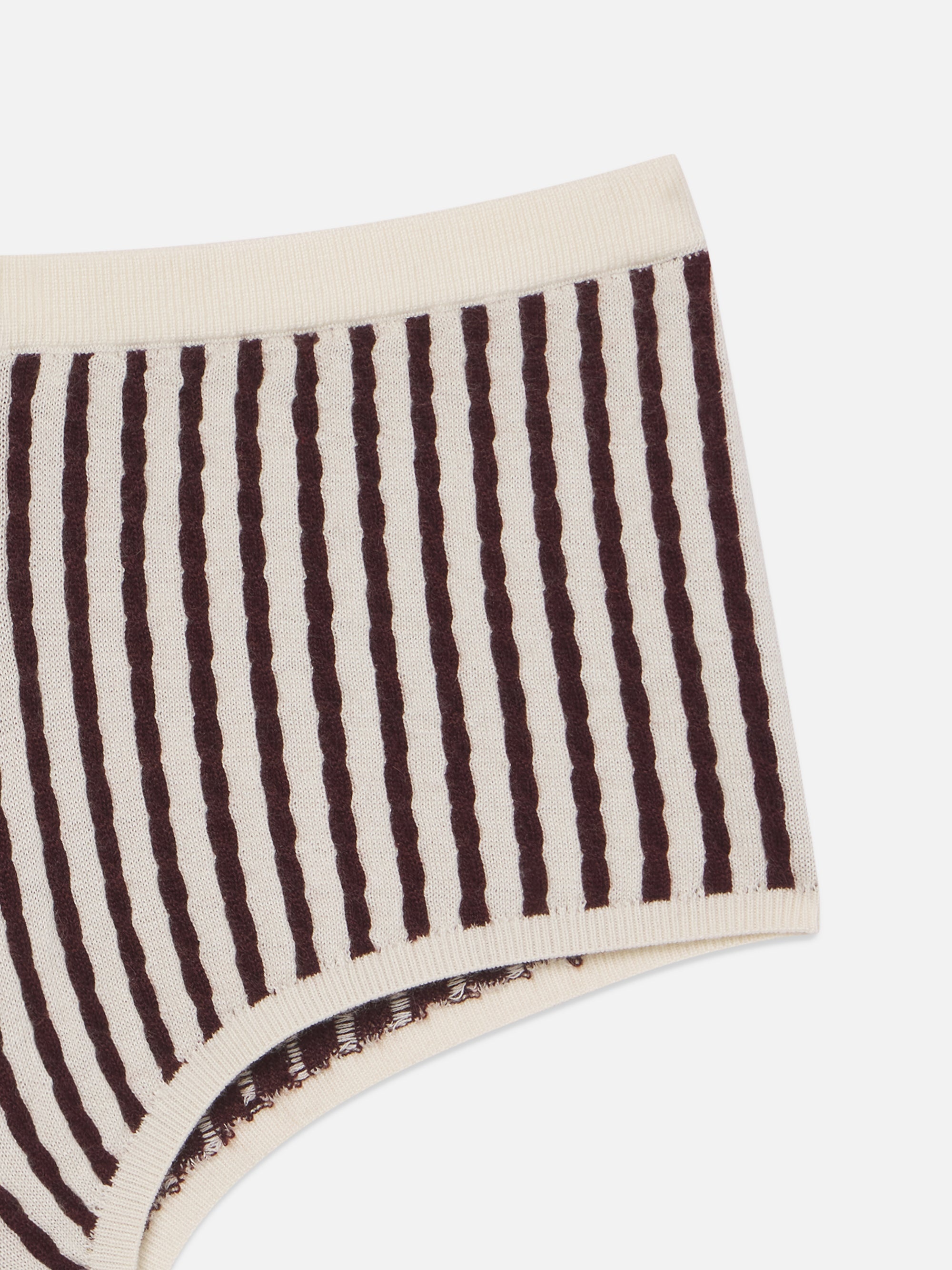 The Cable Shorts in Burgundy Multi - 4