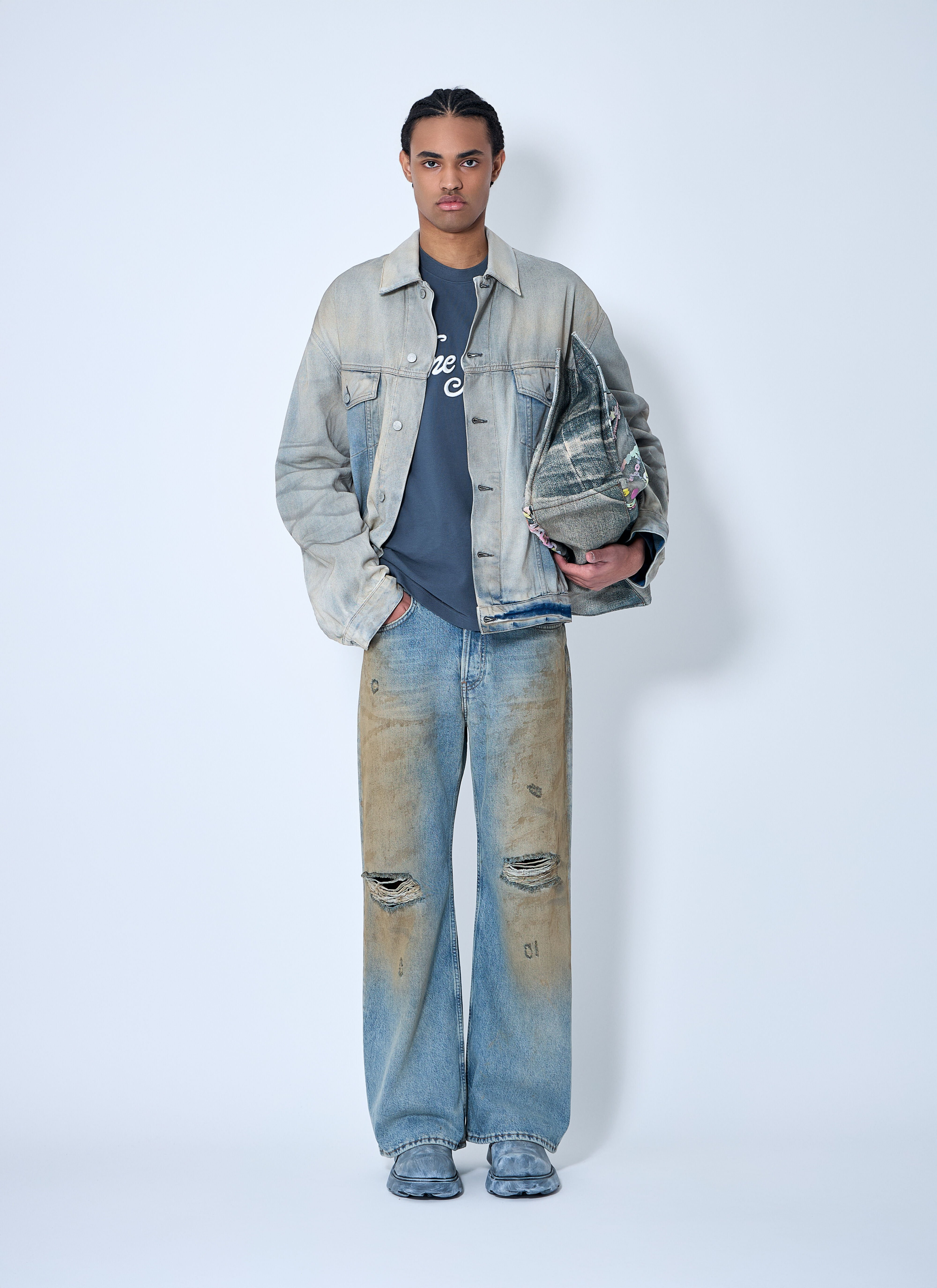 2021M Distressed Jeans - 2