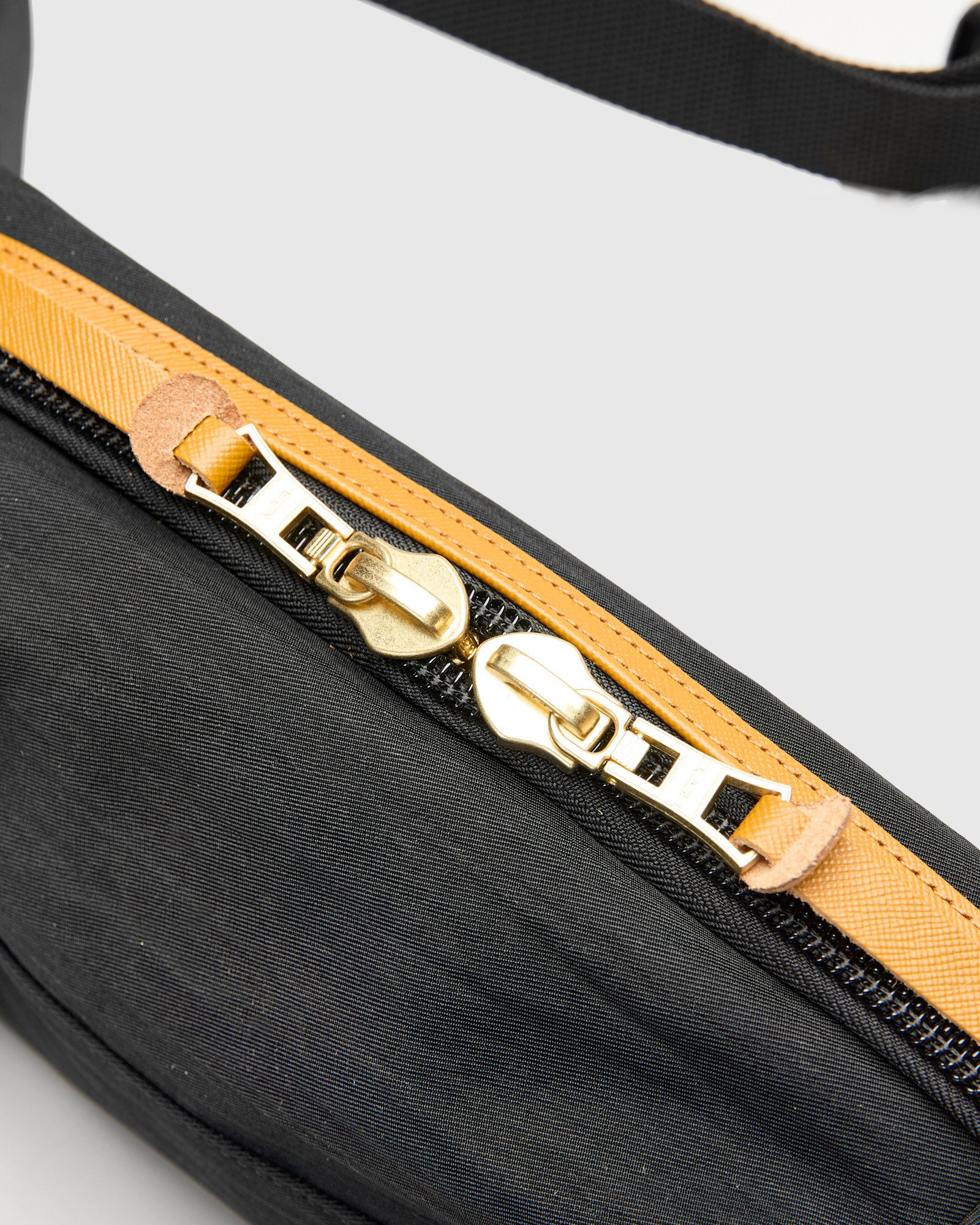 Link Waist Bag v2 in Black - 5