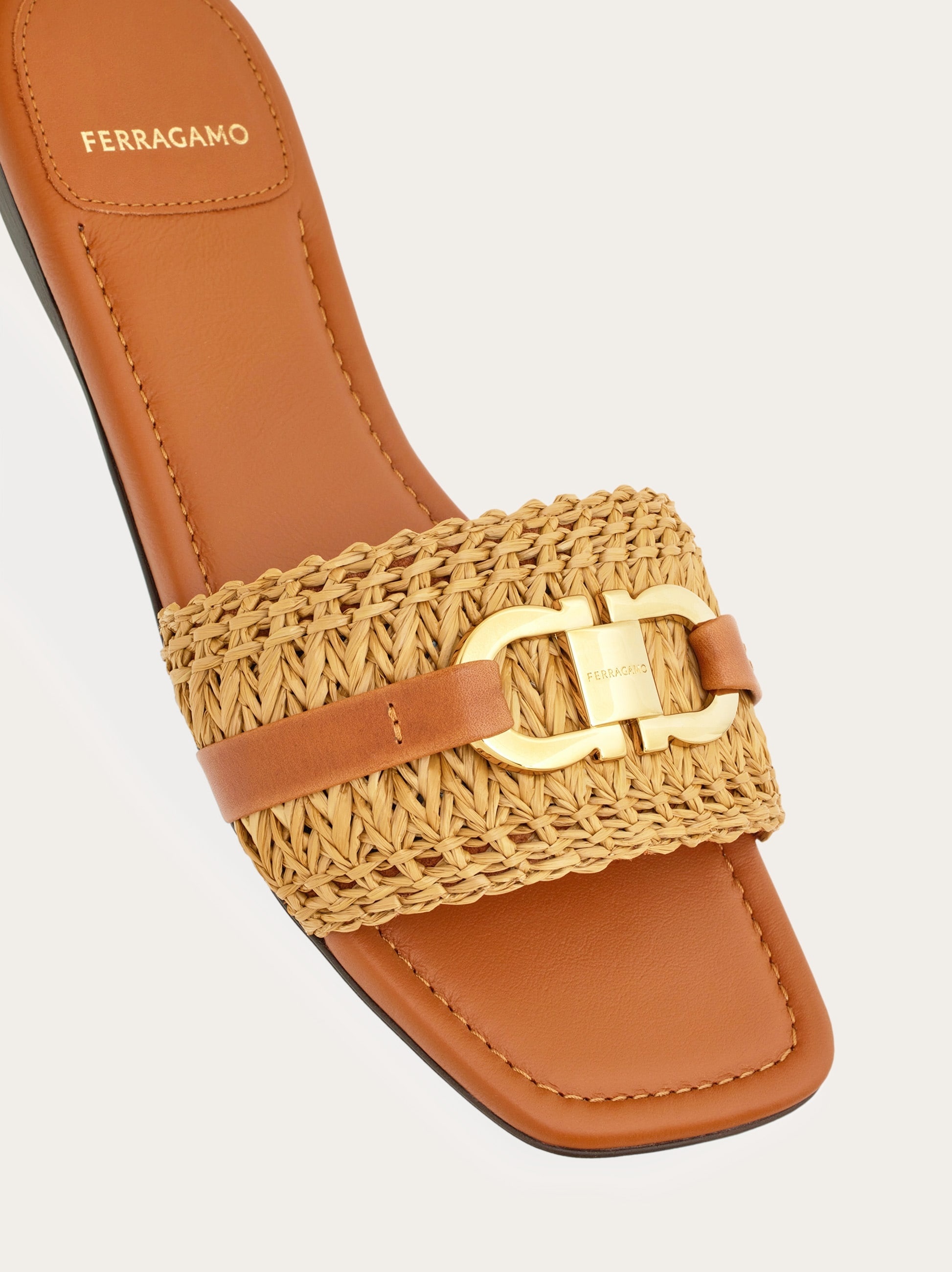 サンダル・ミュール FERRAGAMO FLAT SLIDE WITH GANCINI ORNAMENT Flat slide with Gancini ornament - Women | Ferragamo