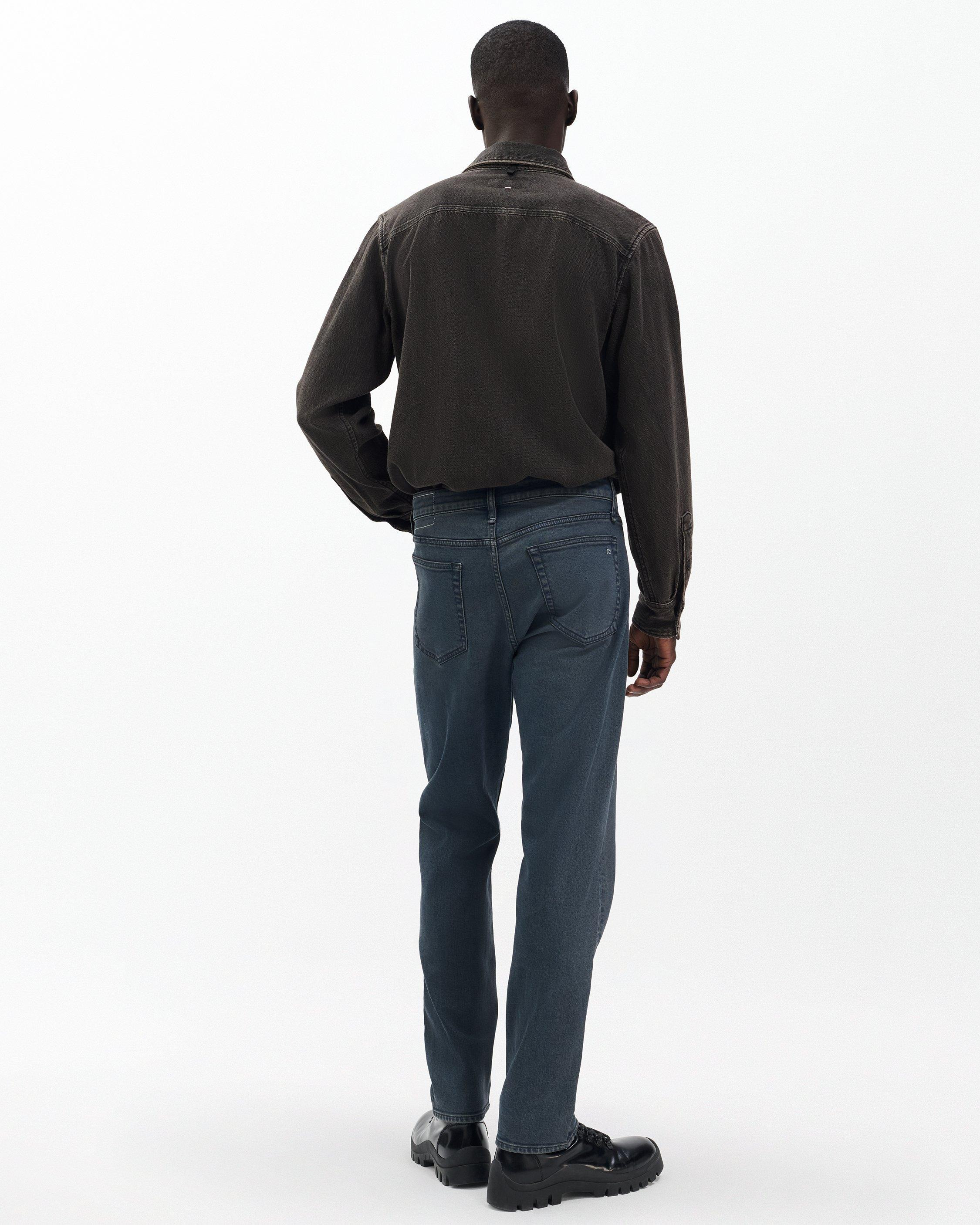 Fit 3 Athletic Jeans
Authentic Stretch in Infuse Graphite Blue - 6