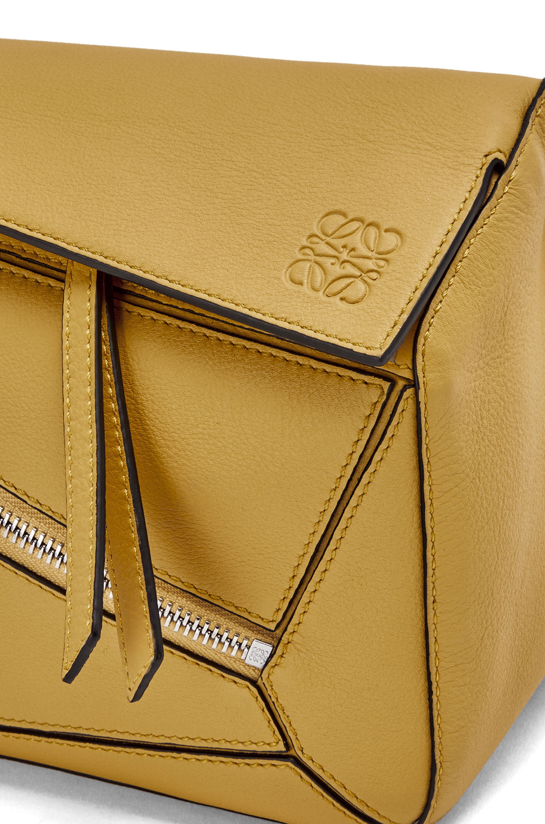Small Puzzle Bumbag in classic calfskin - 6