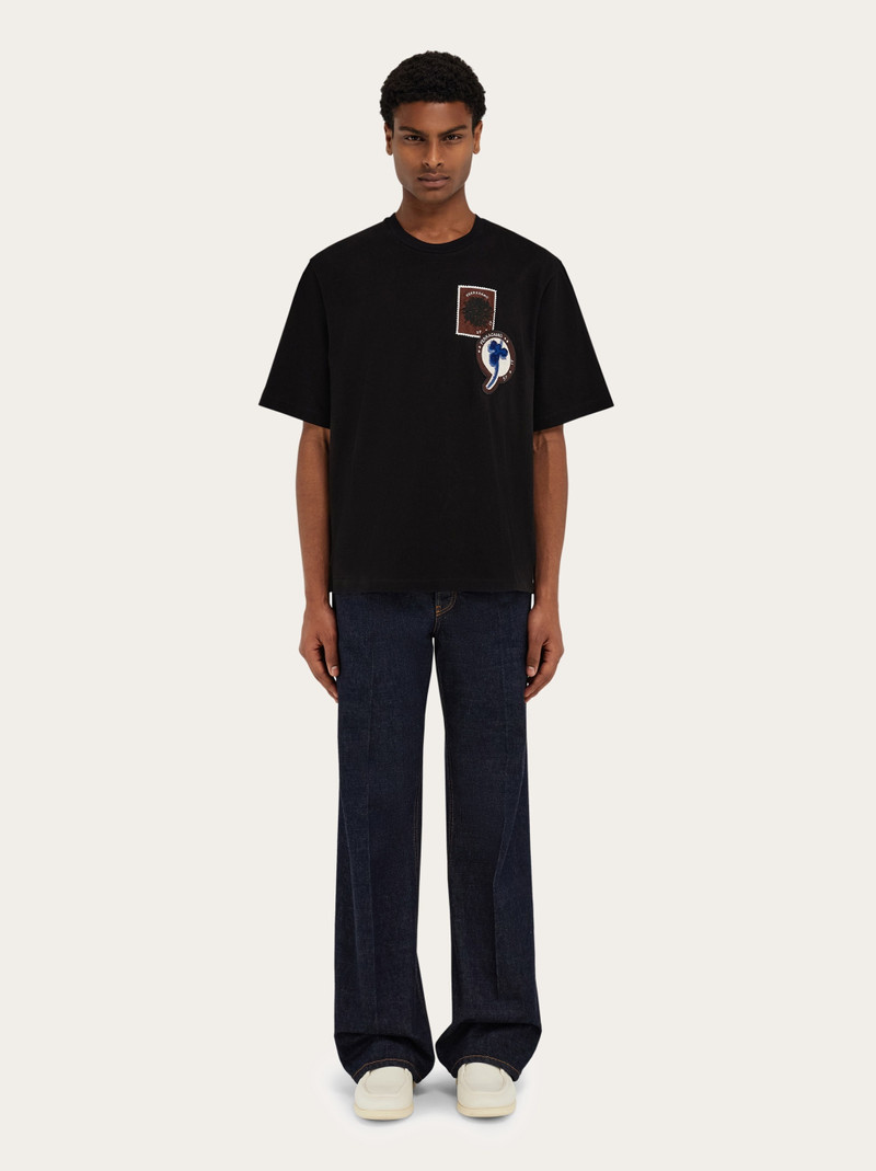 Short sleeved T-shirt with patch detail 5