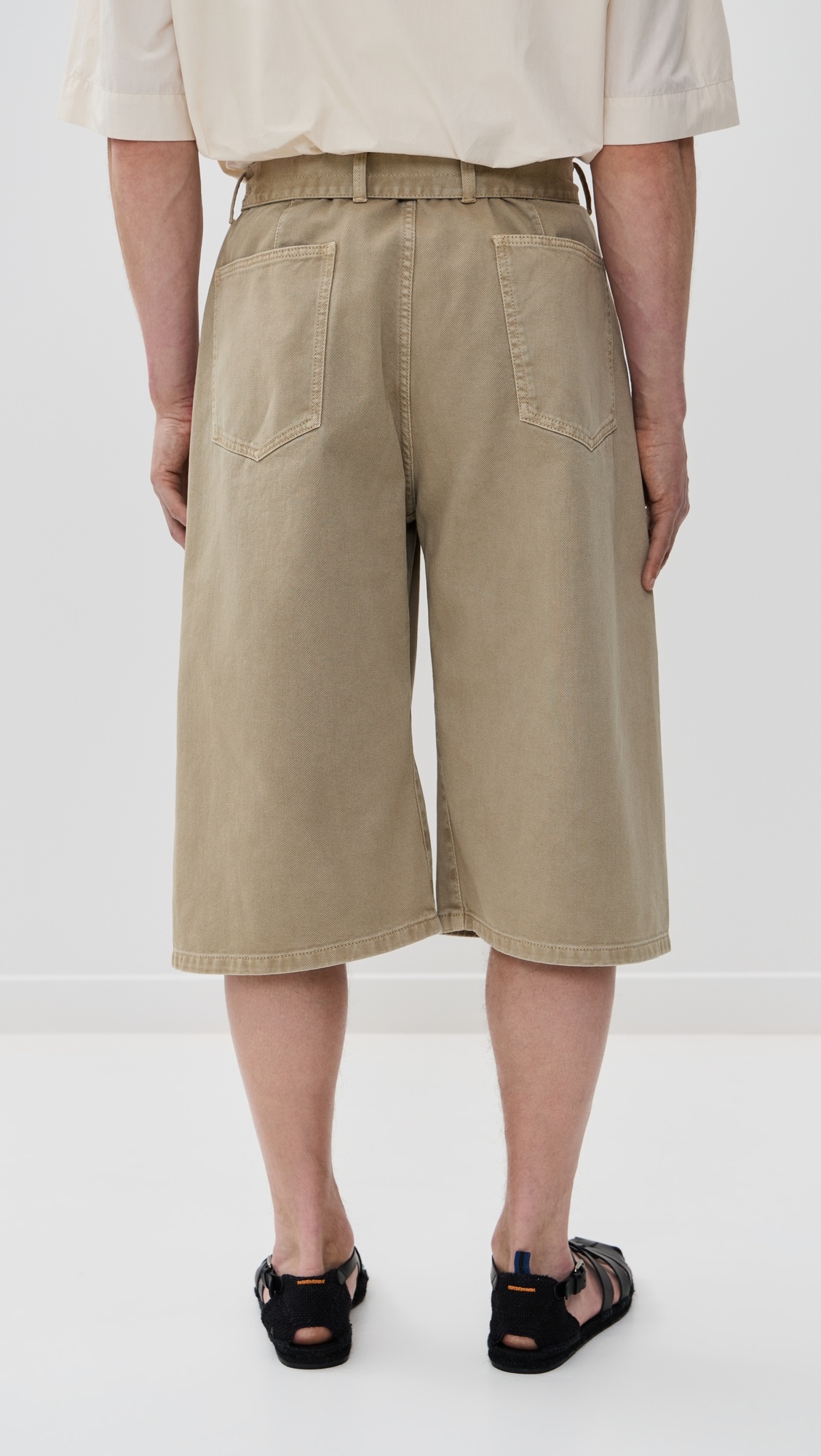 Twisted Shorts 14.25" - 3