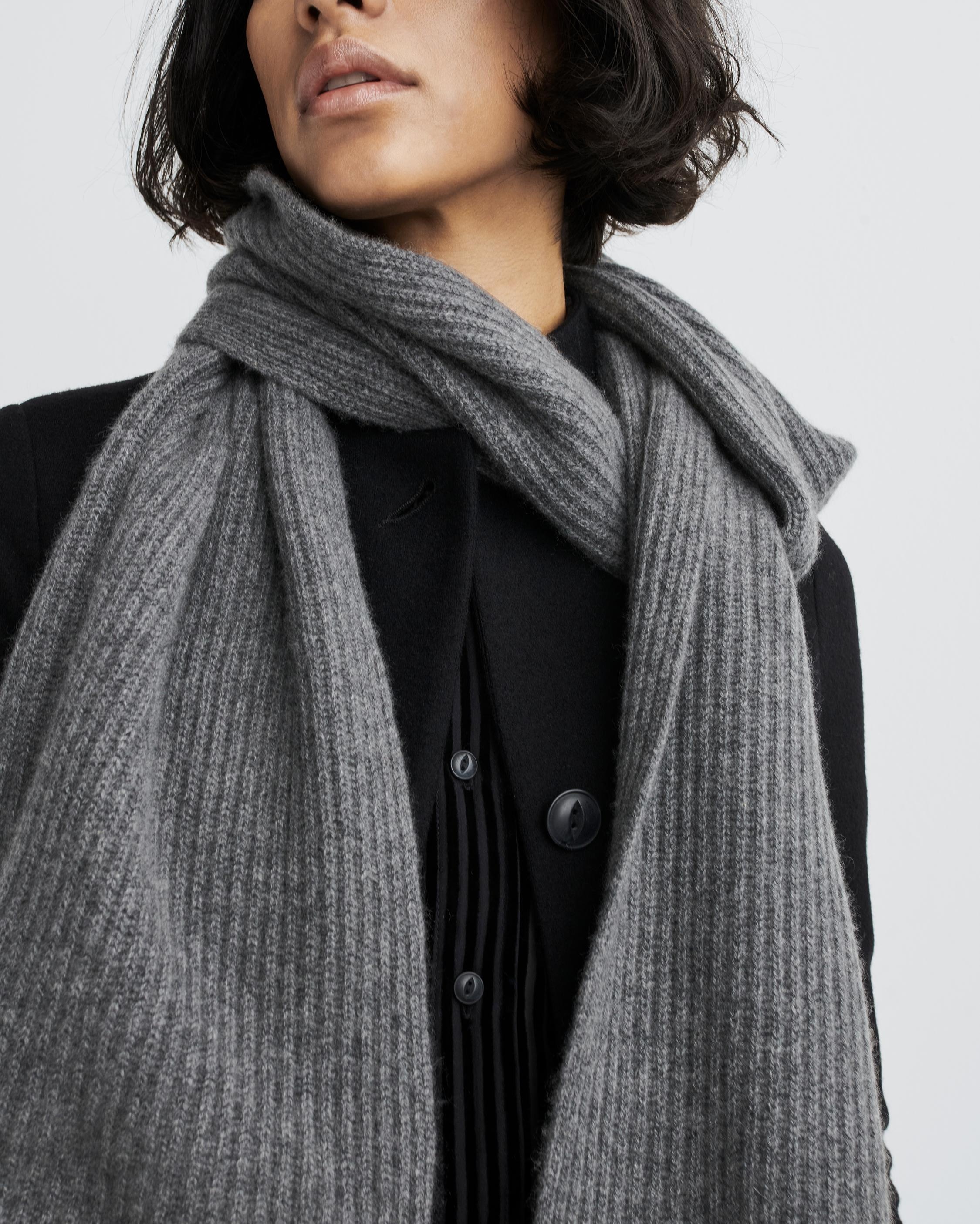Ace Cashmere Scarf
Midweight Scarf - 2