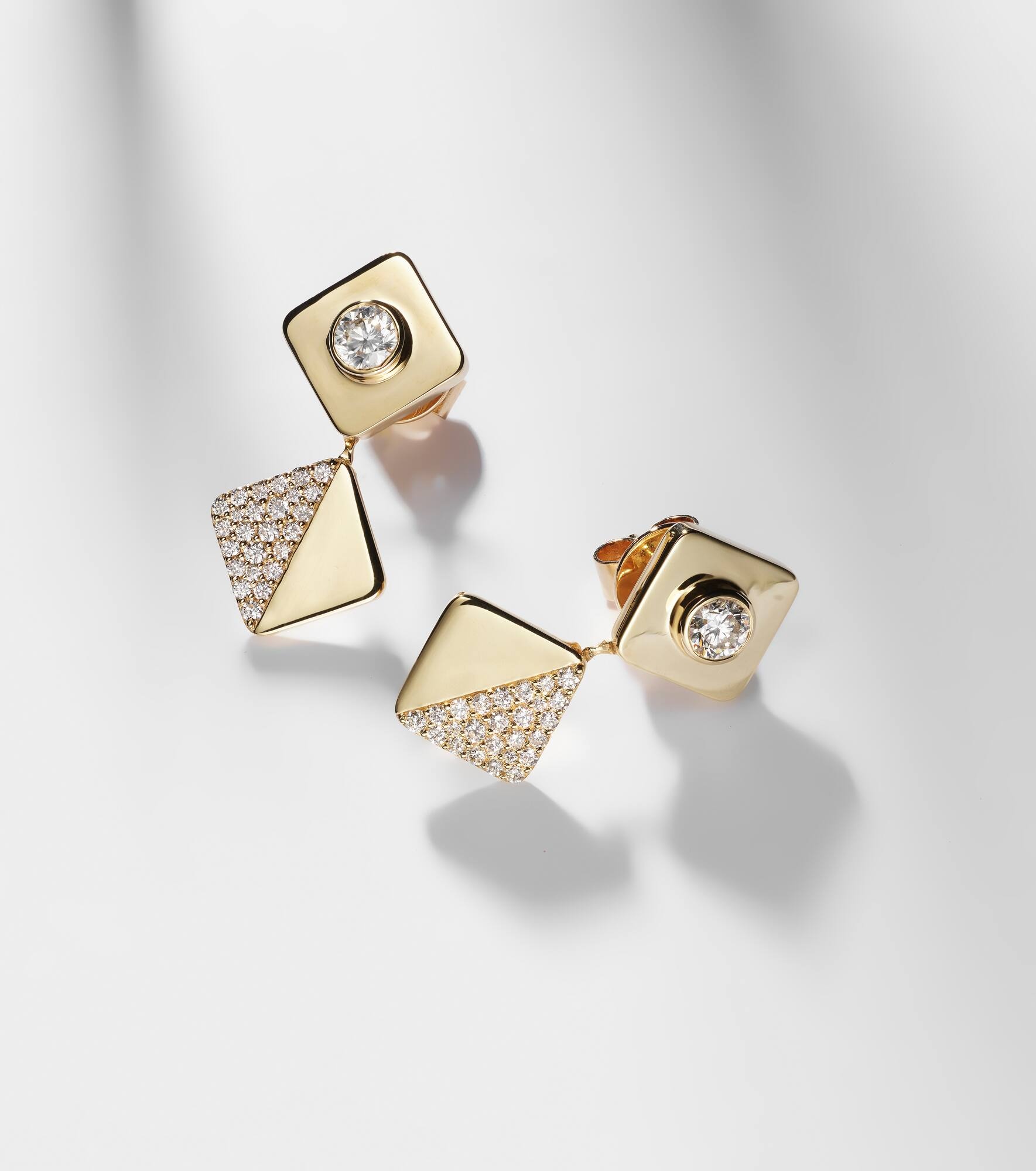 18kt gold earrings with diamonds - 5