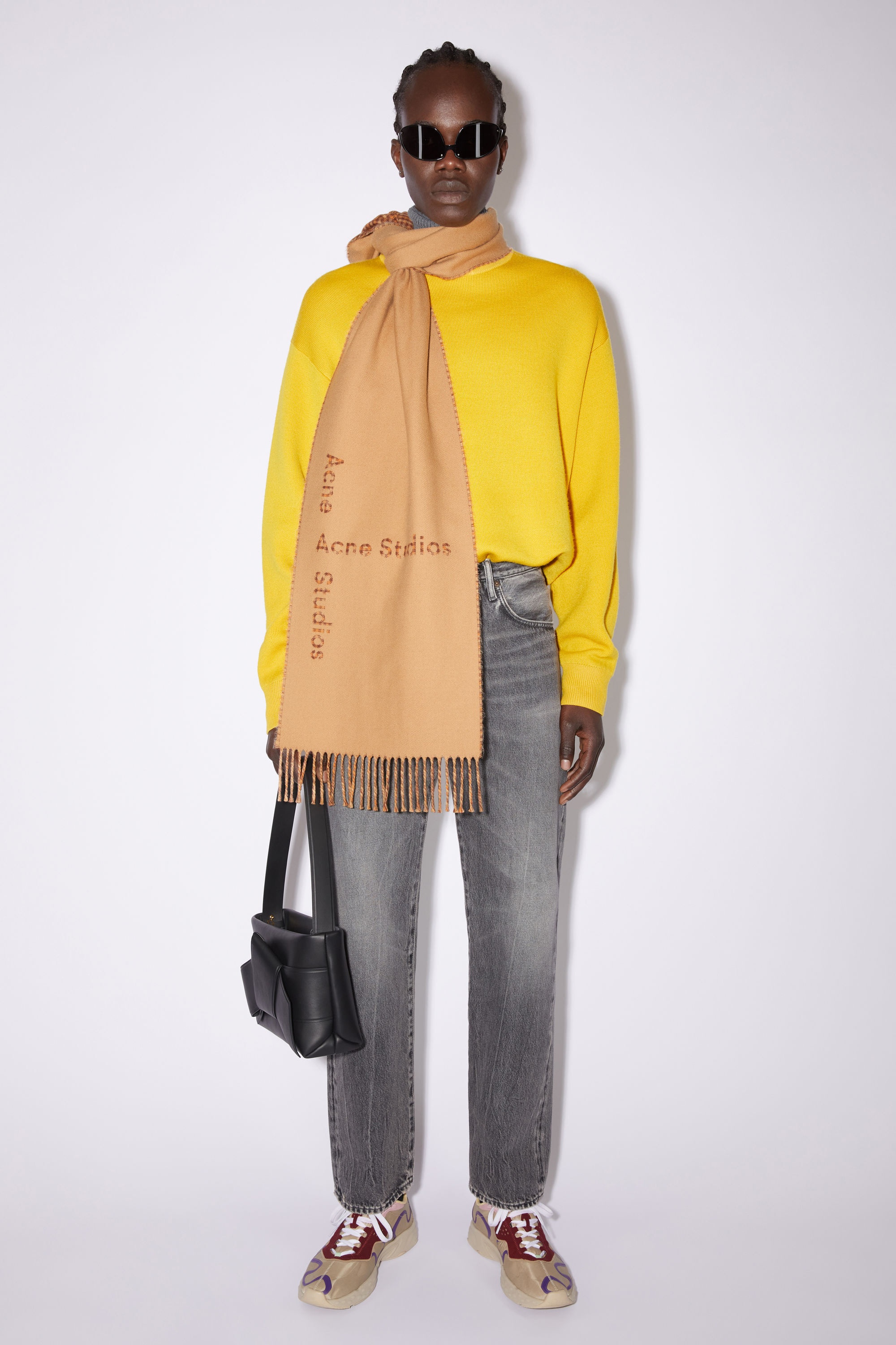 Contrast logo jacquard wool scarf - Camel brown - 3