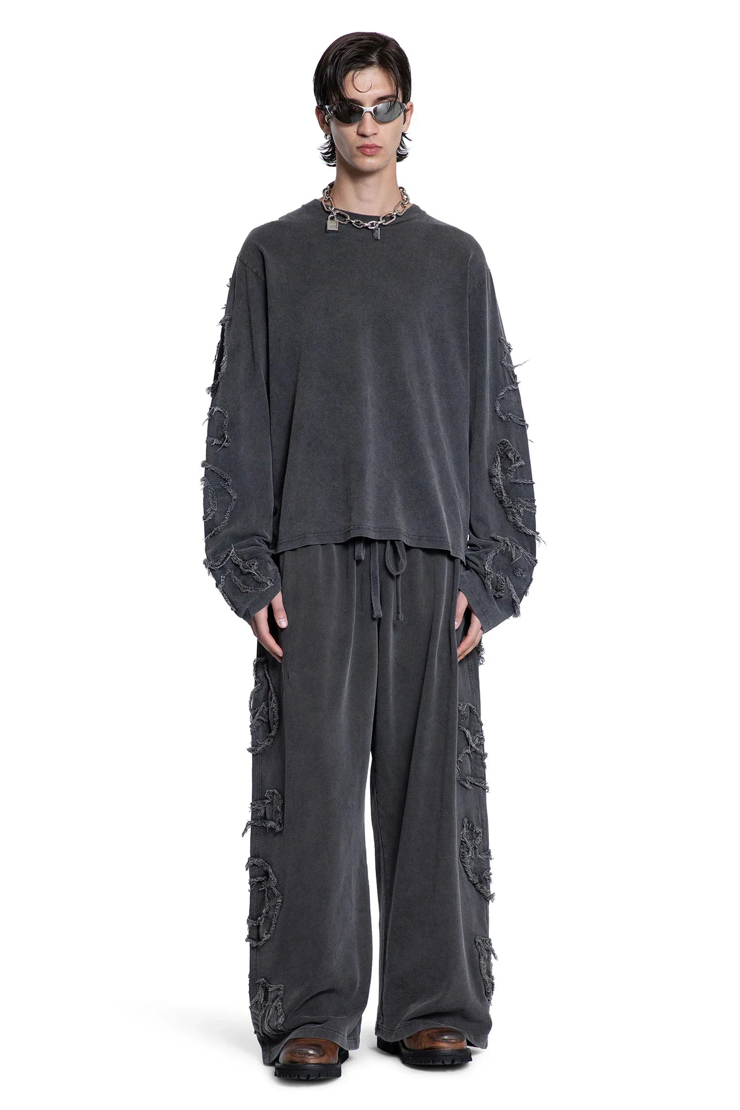 Garment-Dyed-Goth-Logo-Sweatpants - 4