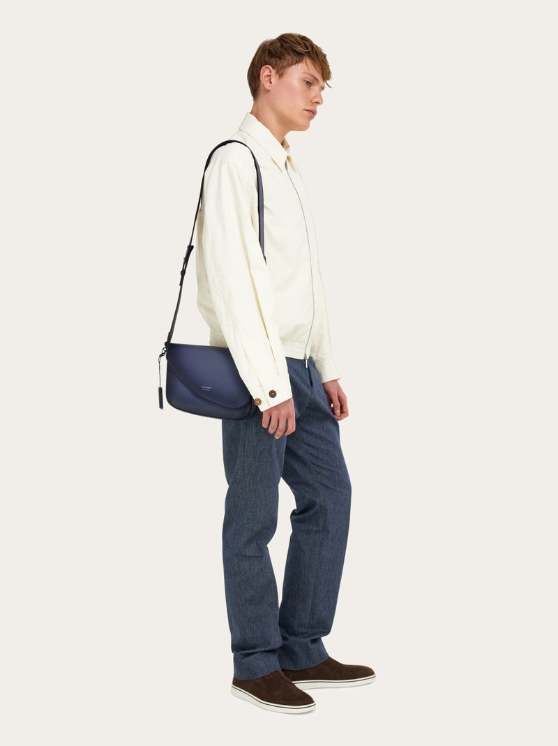 FERRAGAMO Fiamma messenger bag (S) outlook