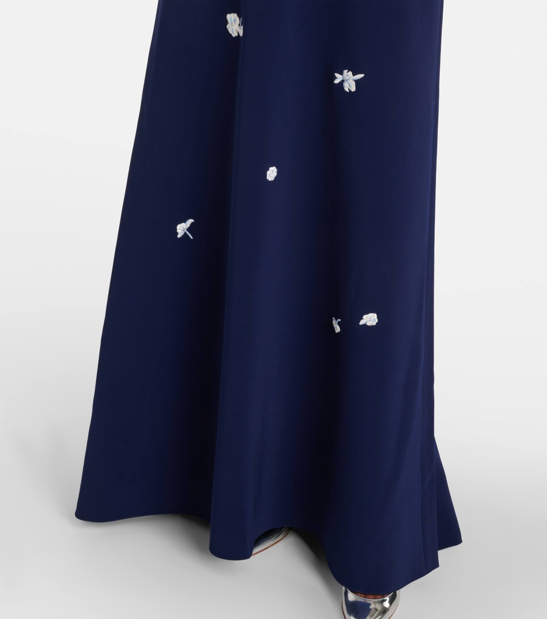 Embroidered bow-detail gown - 5