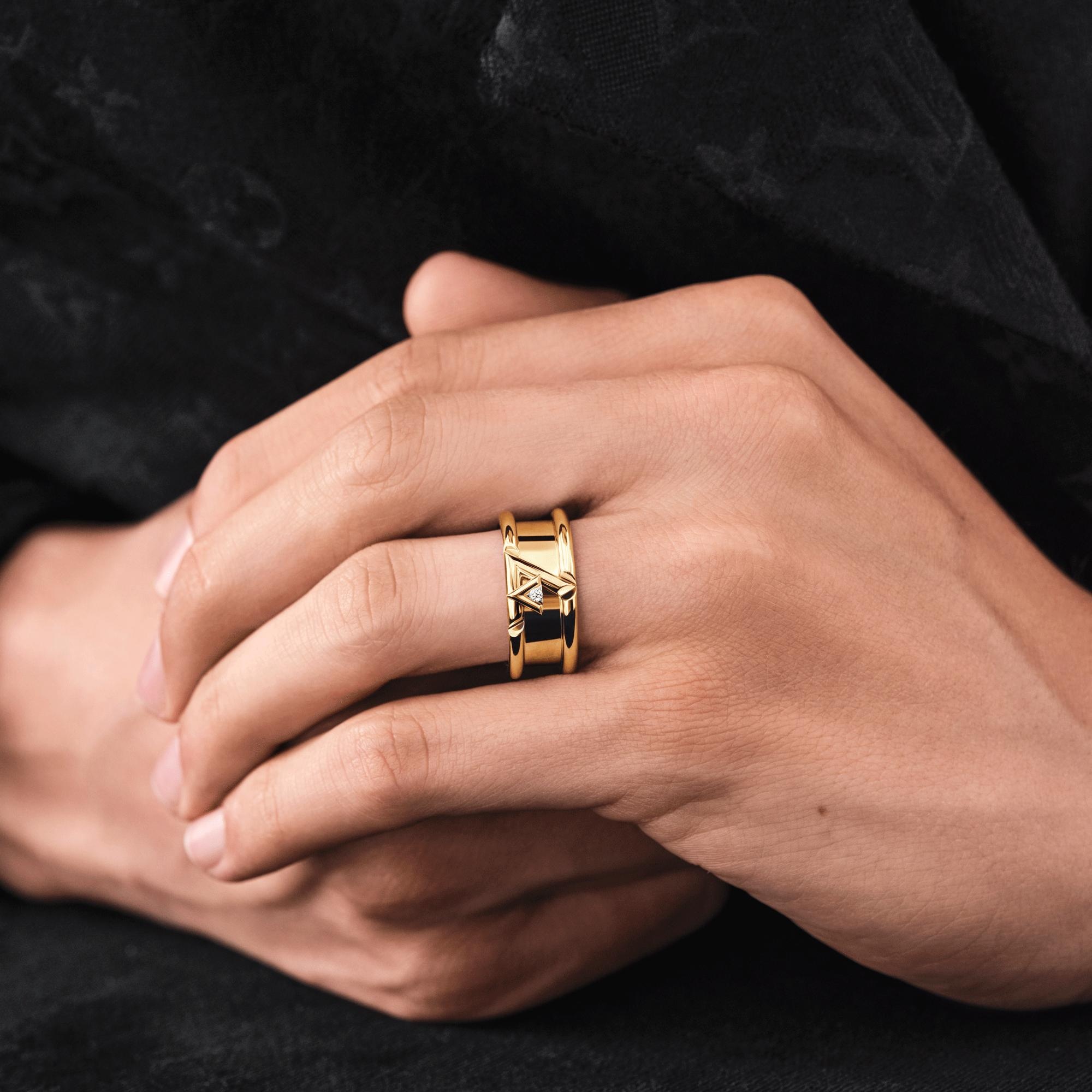 LV Volt One Band Ring, Yellow Gold And Diamond - 5