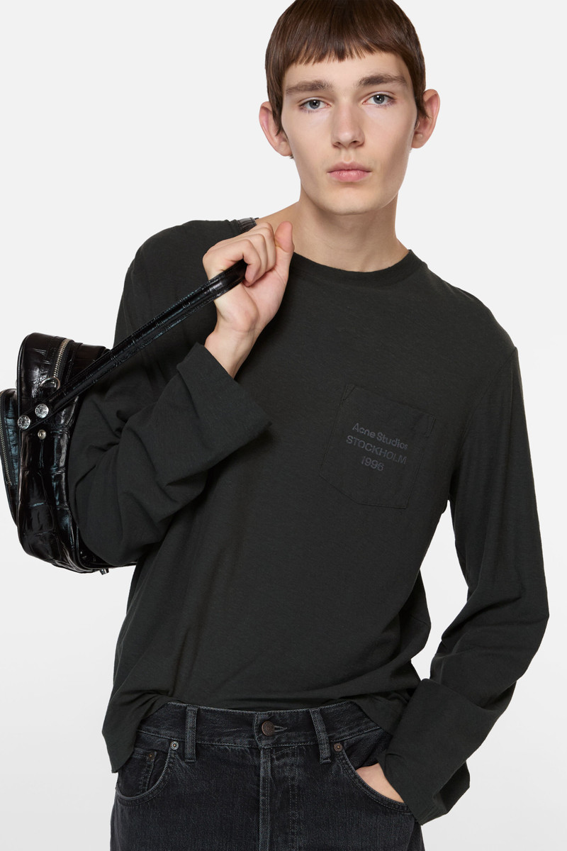 Logo t-shirt - Relaxed unisex fit - Black 4