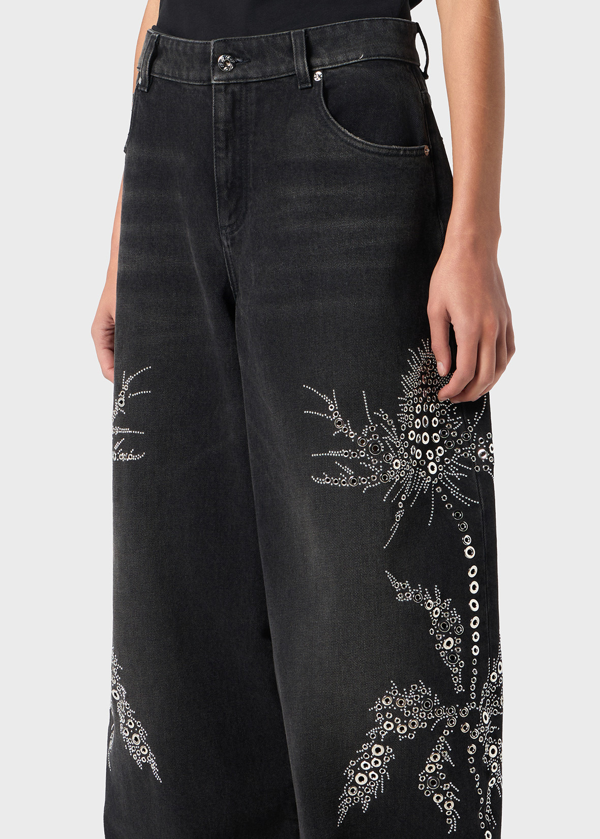 BAGGY JEANS WITH EMBROIDERY IN STONES AND STUDS - 5