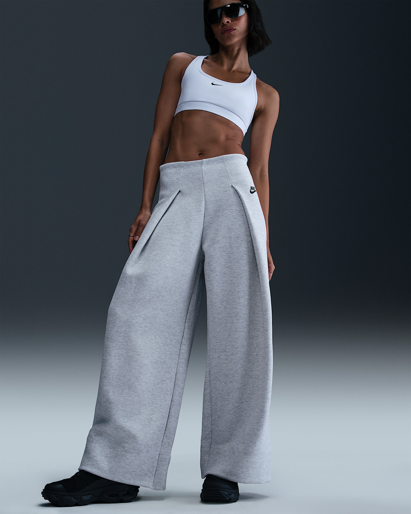 Nike Sportswear Tech Fleece Women's High-Waisted Pleated Pants - 3