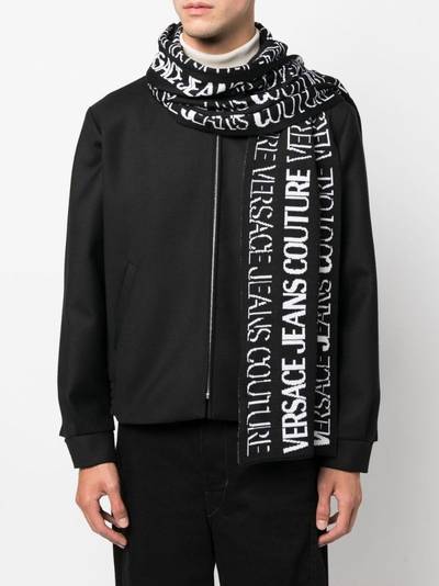 VERSACE JEANS COUTURE logo-print knitted scarf outlook