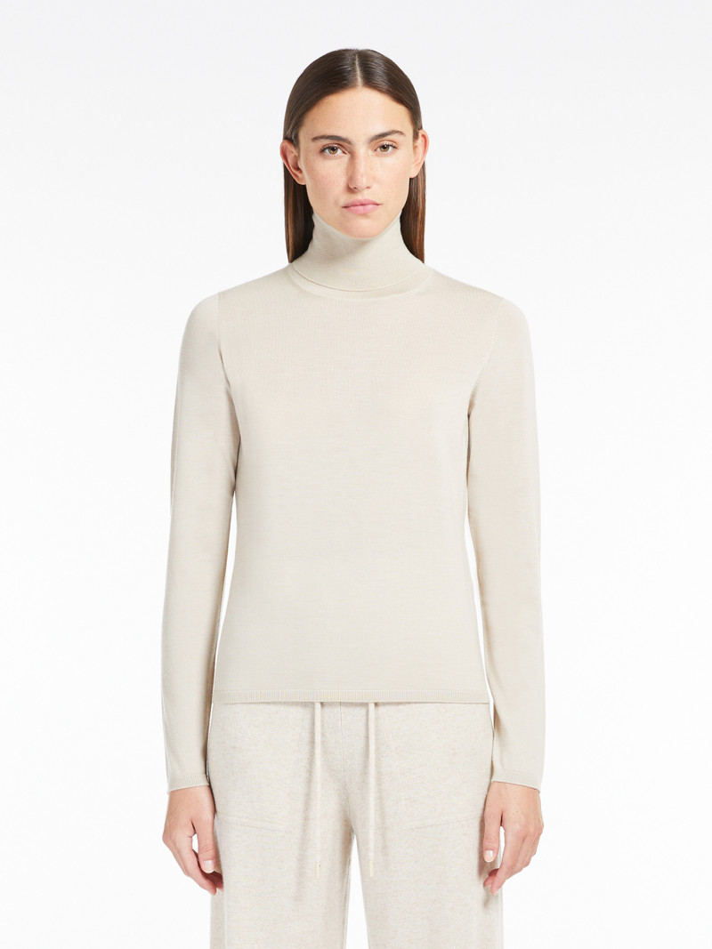 VELOCE의 특징 경량 캐시미어 turtleneck 3
