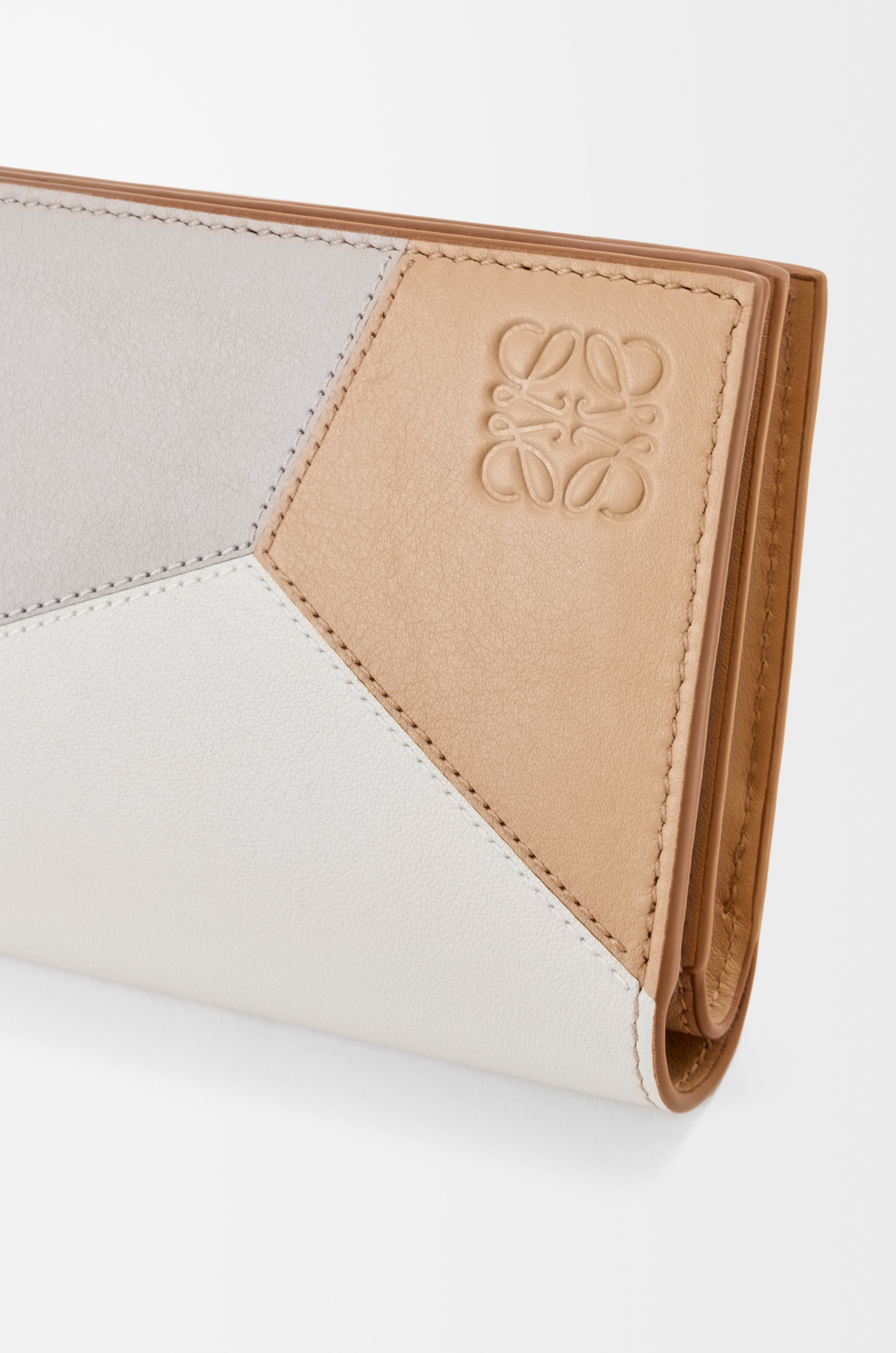 Puzzle compact wallet in classic calfskin - 5